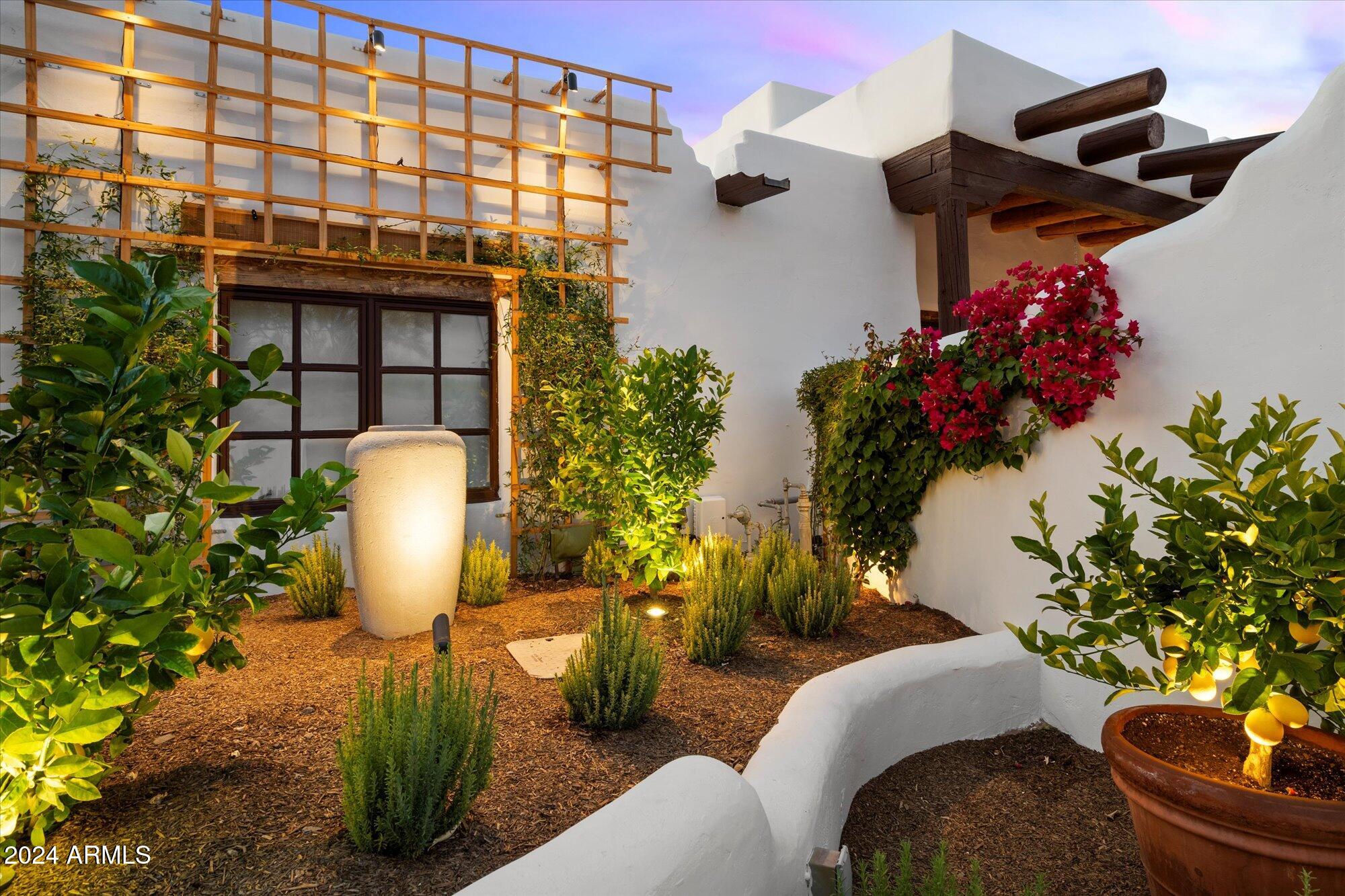 7614 E ROCKING CHAIR Road