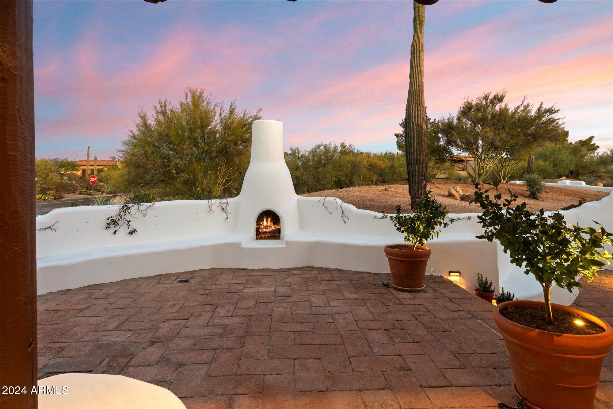 7614 E ROCKING CHAIR Road