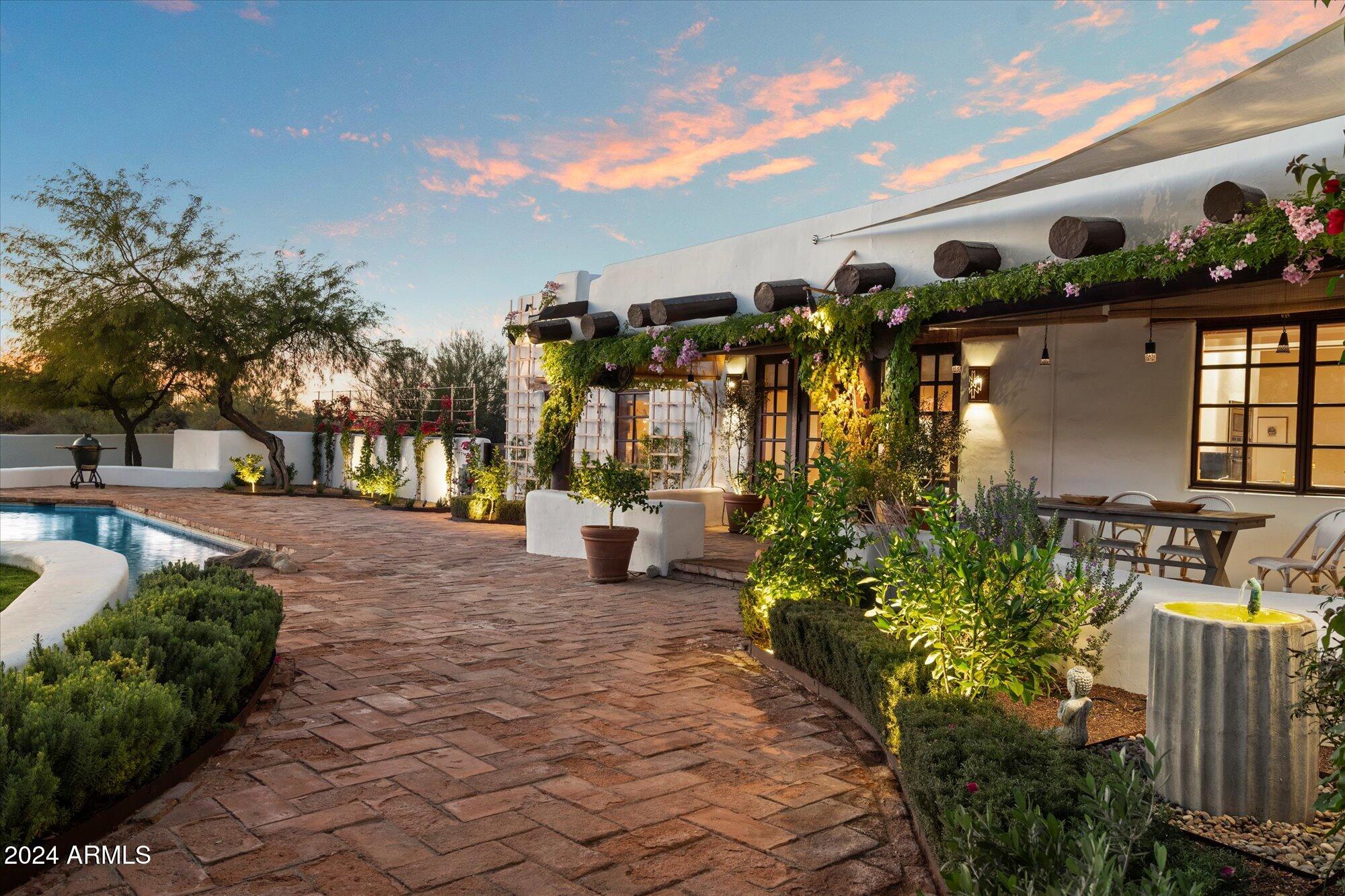 7614 E ROCKING CHAIR Road