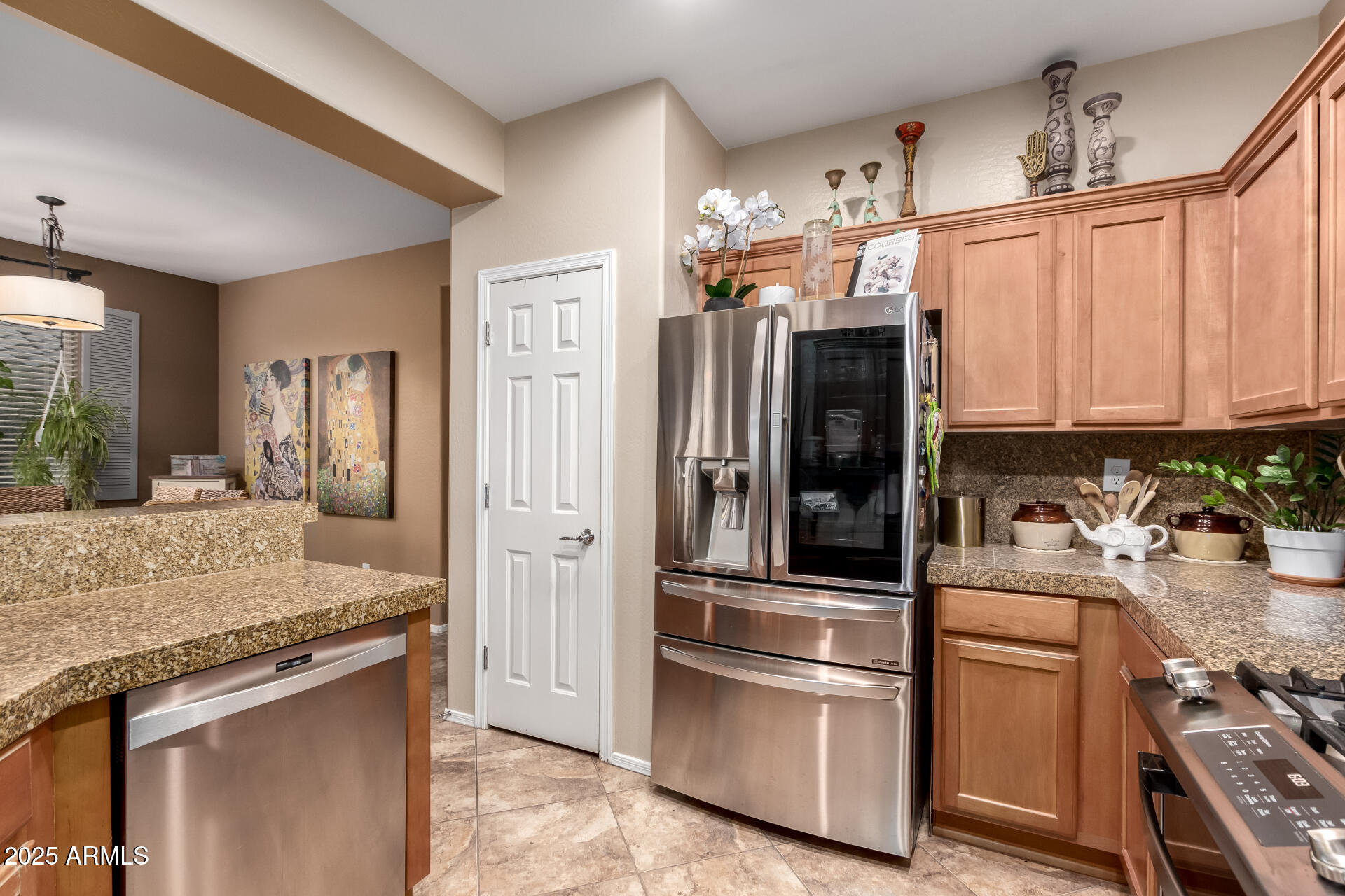 3767 W DESERT CREEK Lane