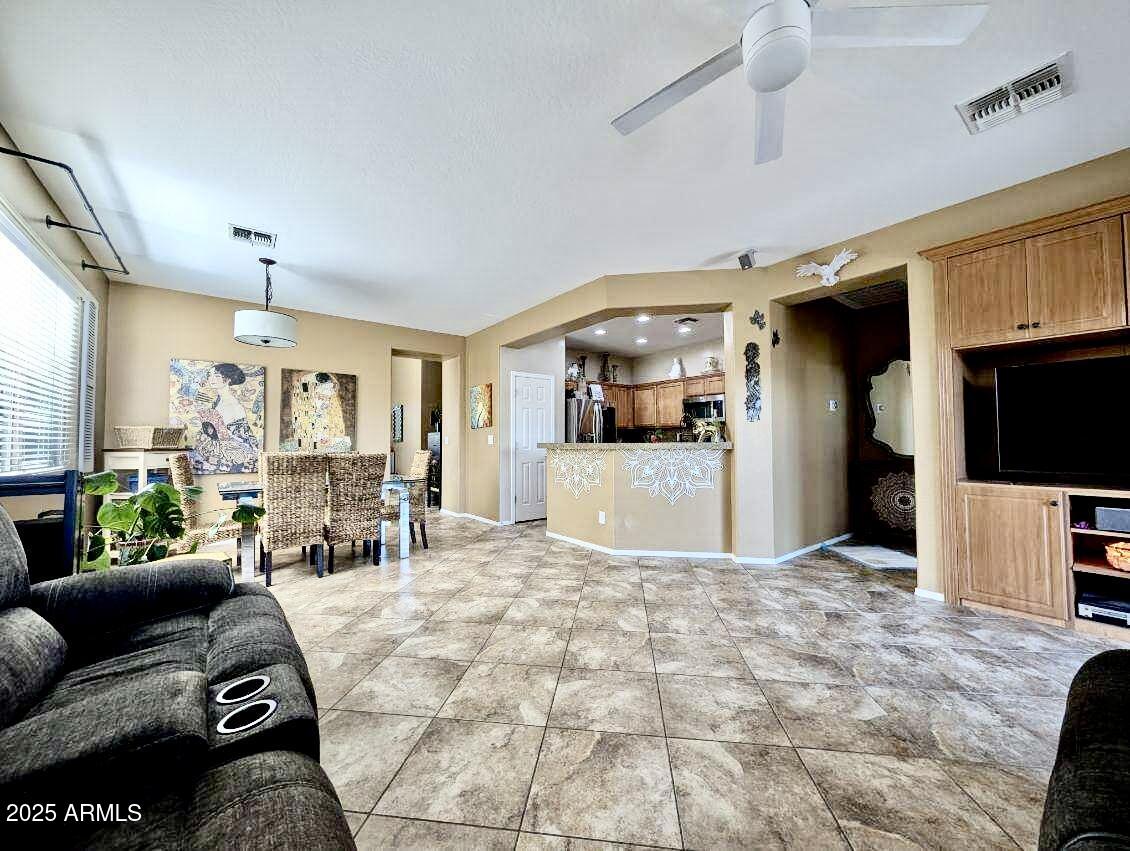 3767 W DESERT CREEK Lane