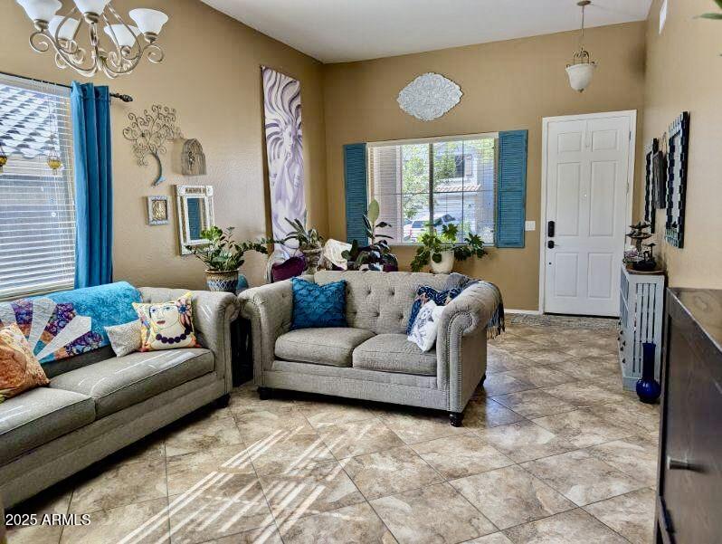 3767 W DESERT CREEK Lane