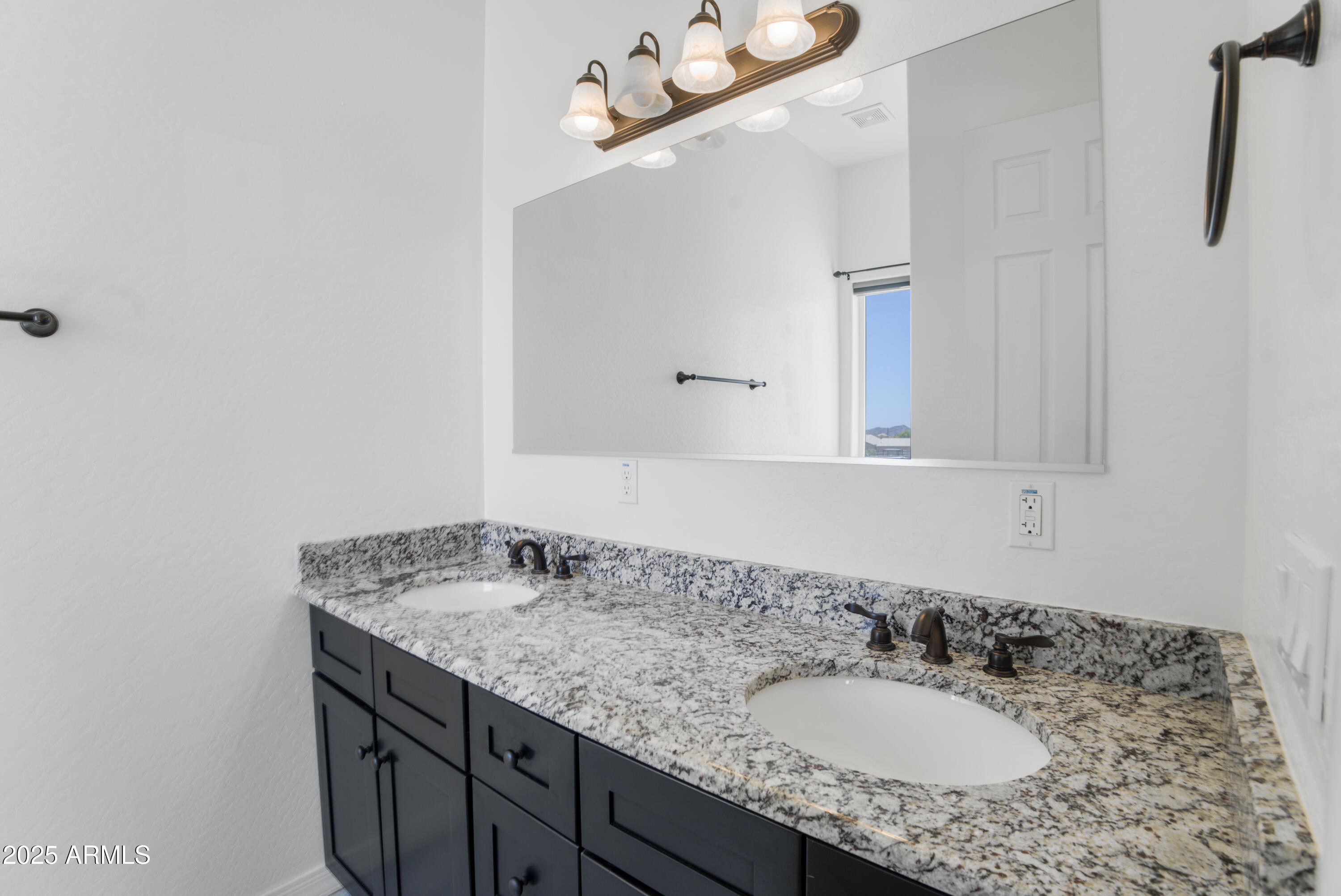 16209 W SKINNER Road