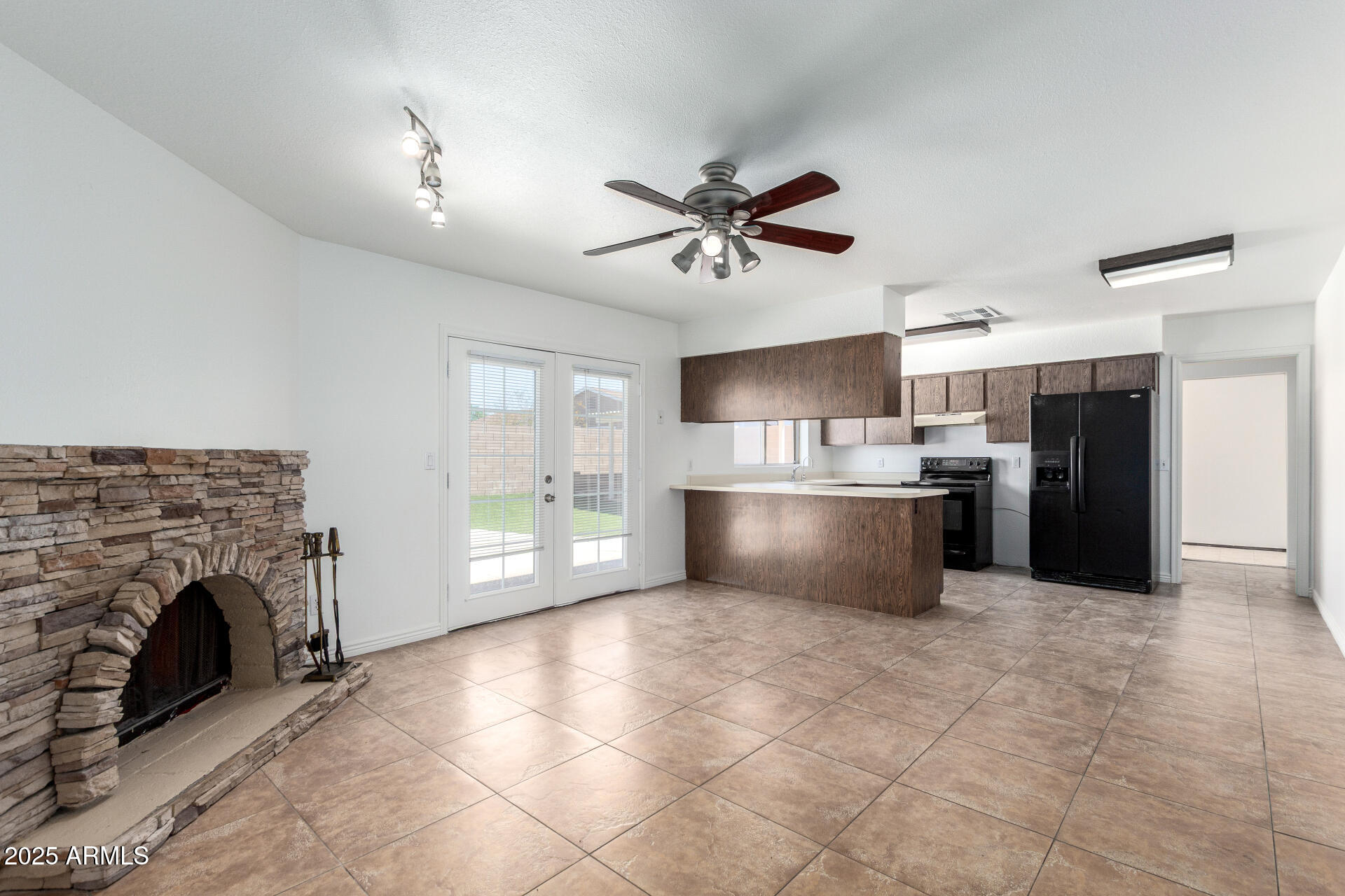 4914 W VILLA MARIA Drive