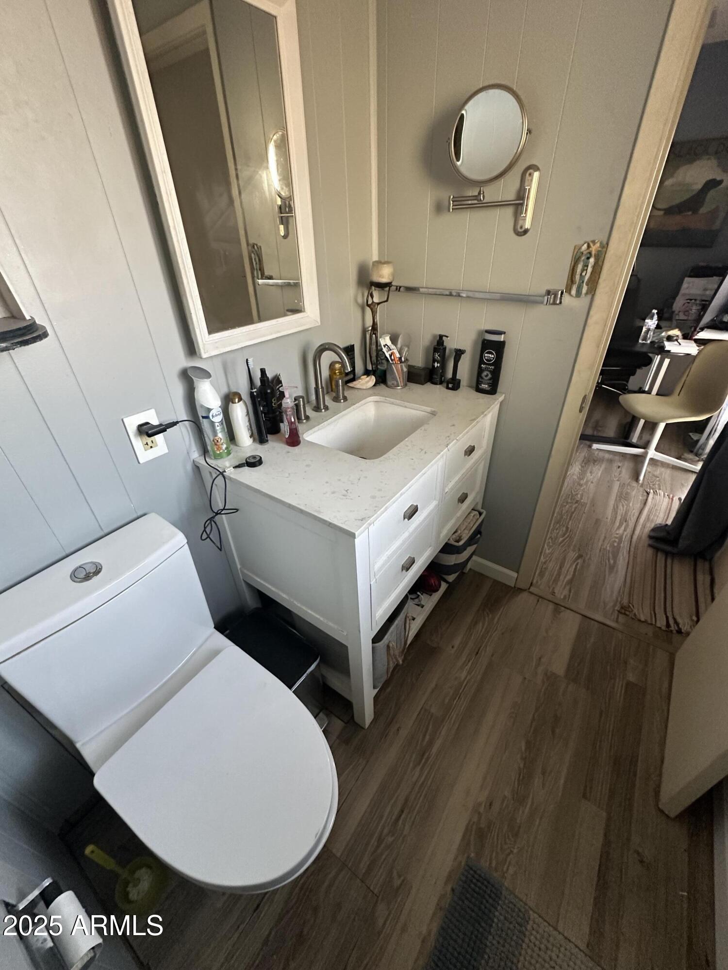 8702 E VERNON Avenue, 0