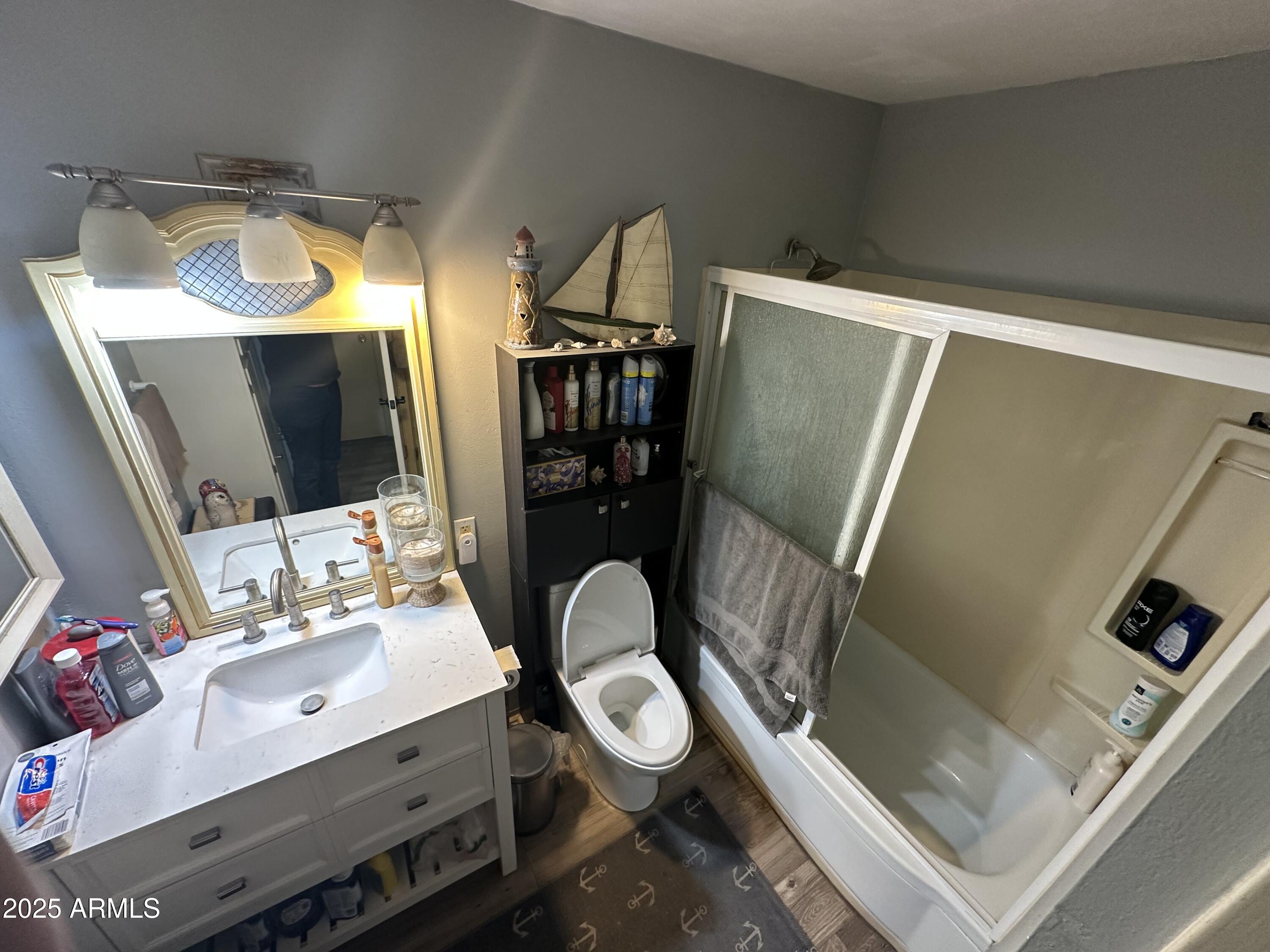 8702 E VERNON Avenue, 0