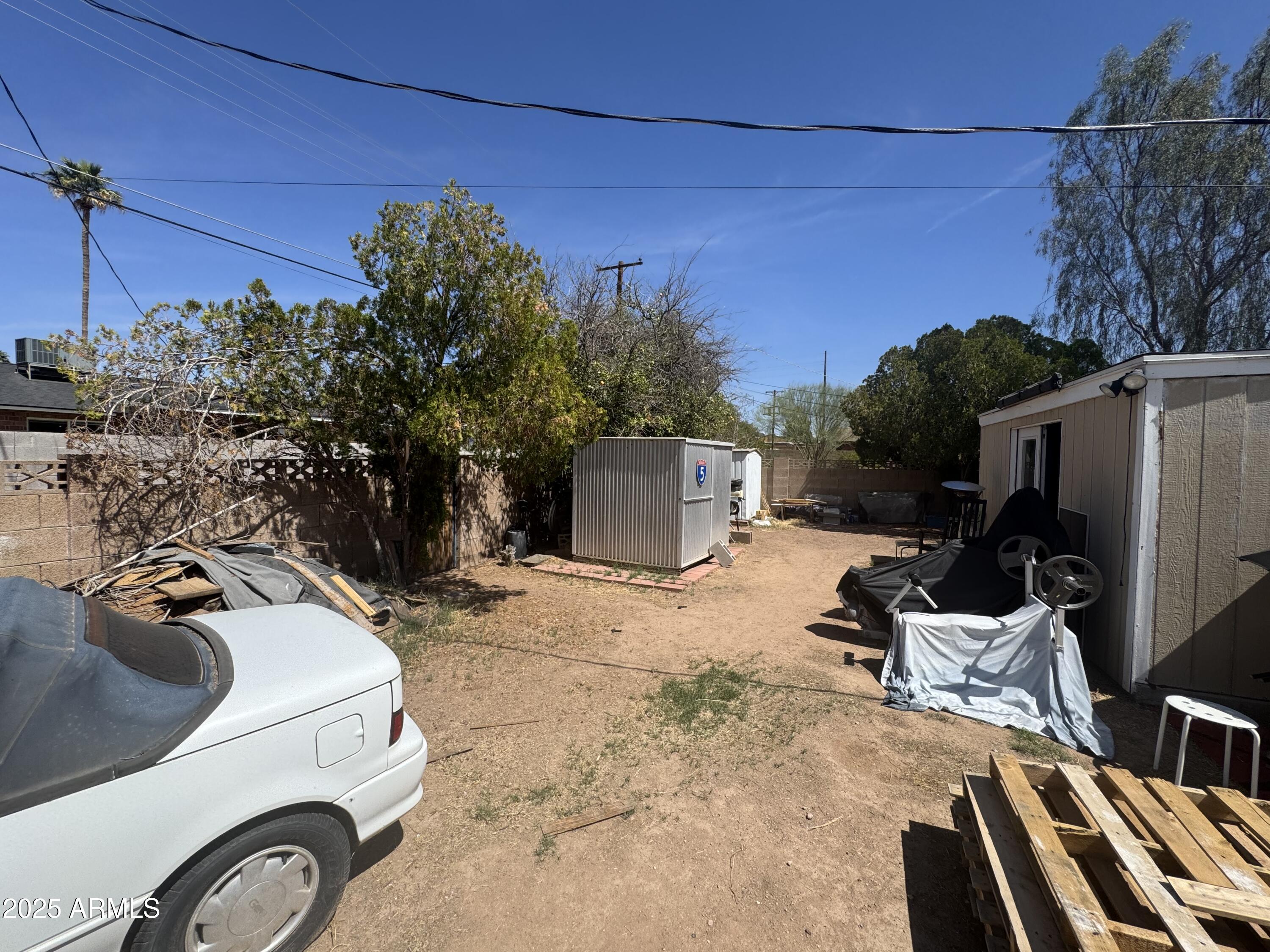 8702 E VERNON Avenue, 0