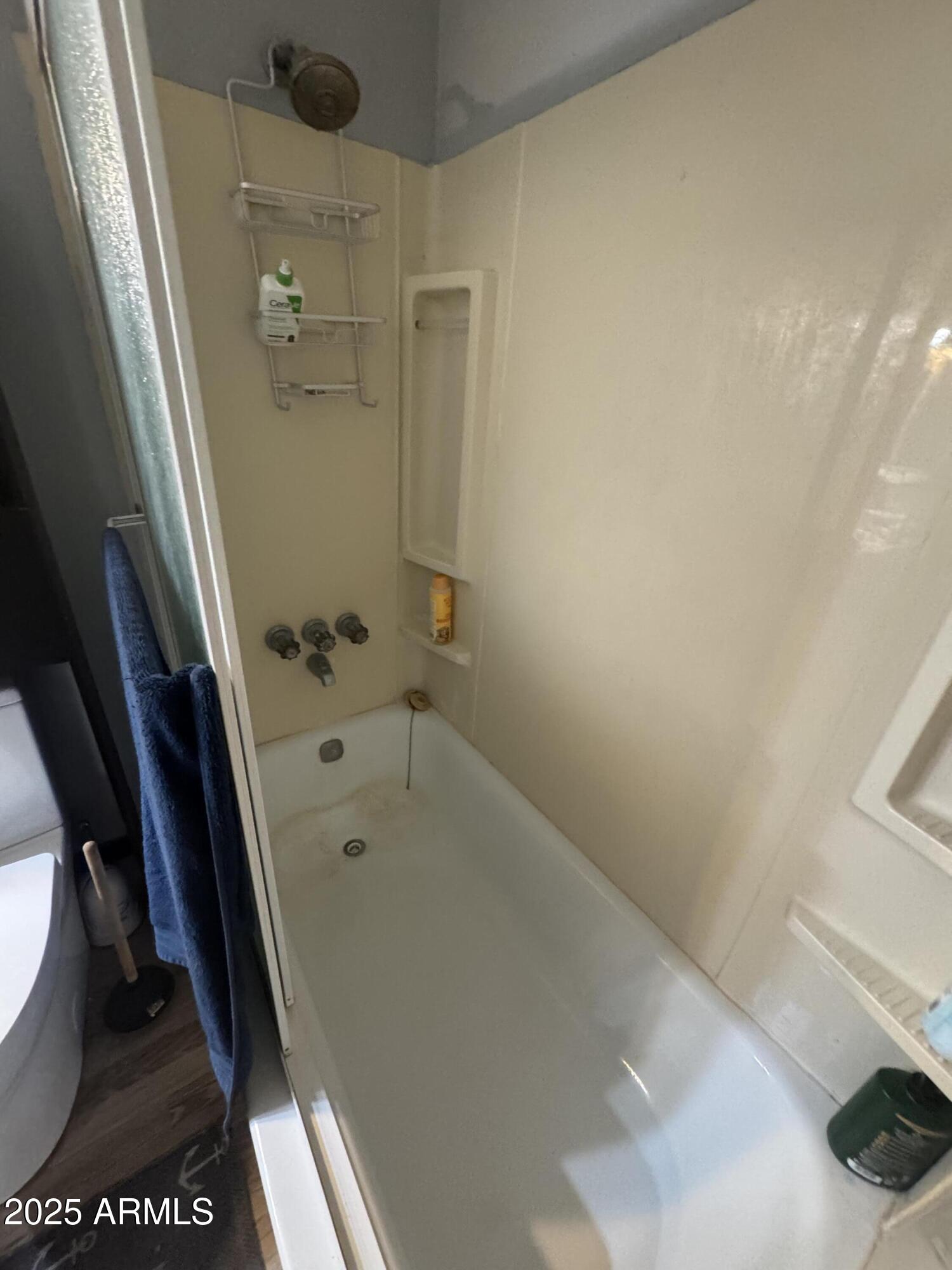 8702 E VERNON Avenue, 0