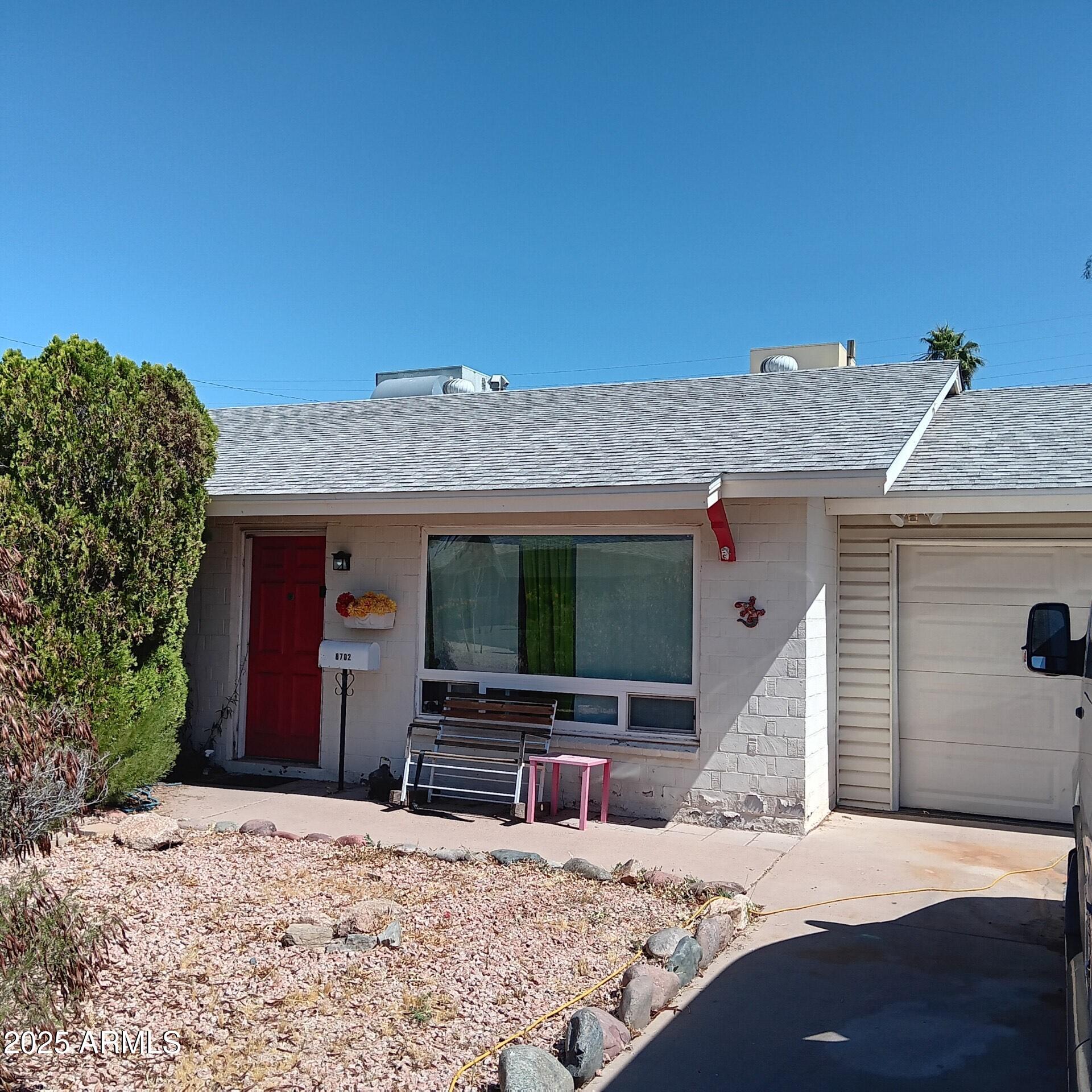 8702 E VERNON Avenue, 0