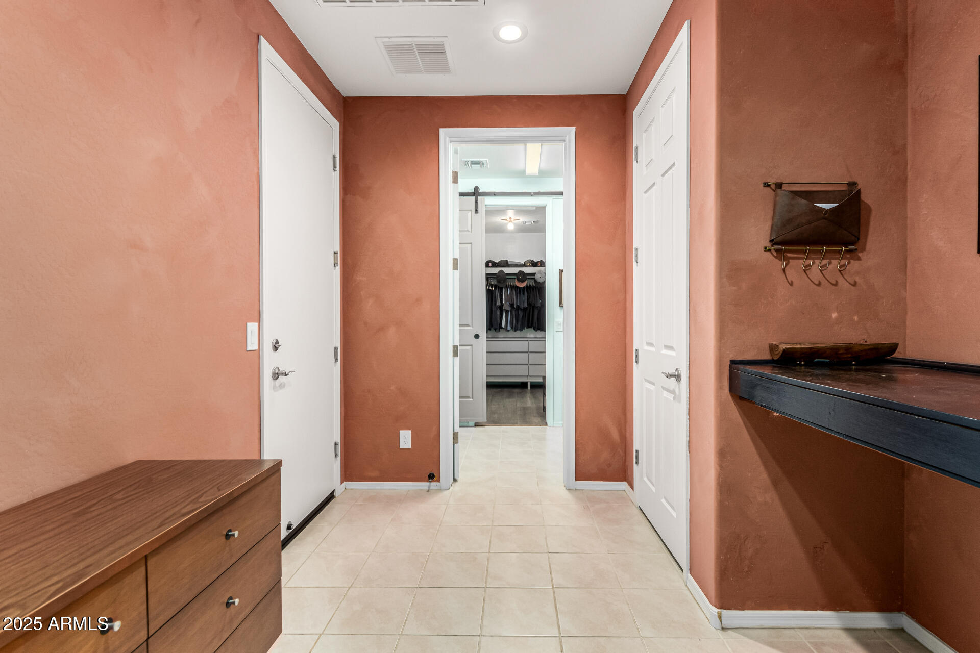 7829 W WARNER Street