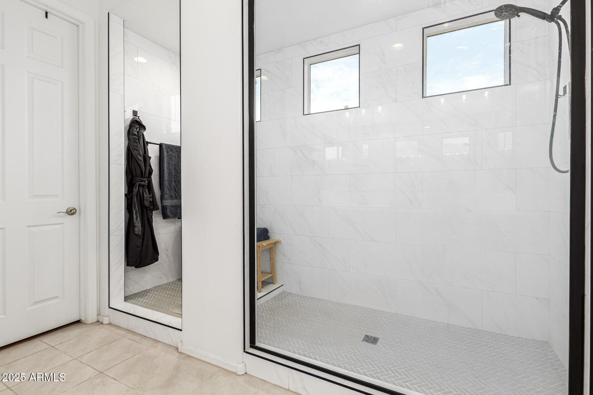 7829 W WARNER Street