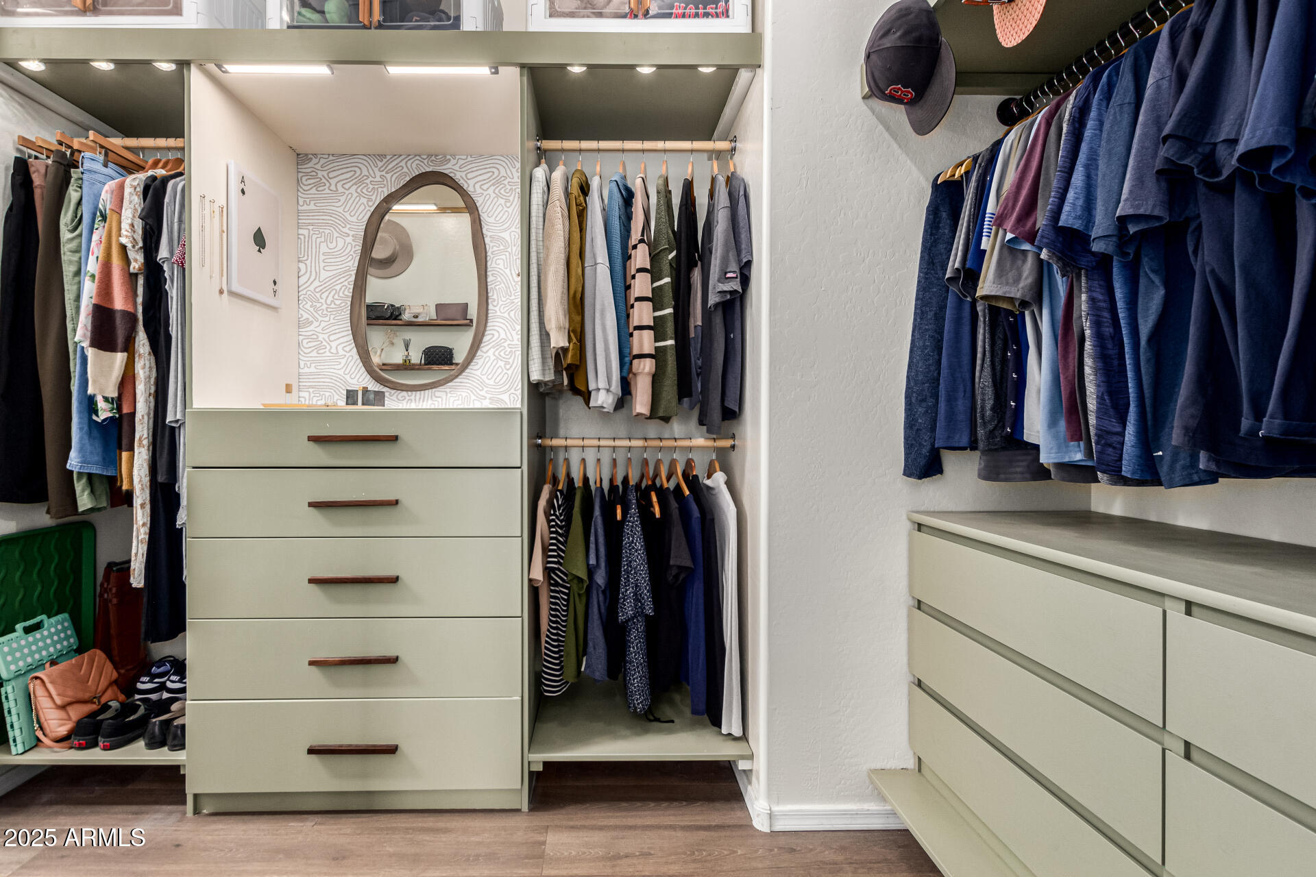 7829 W WARNER Street