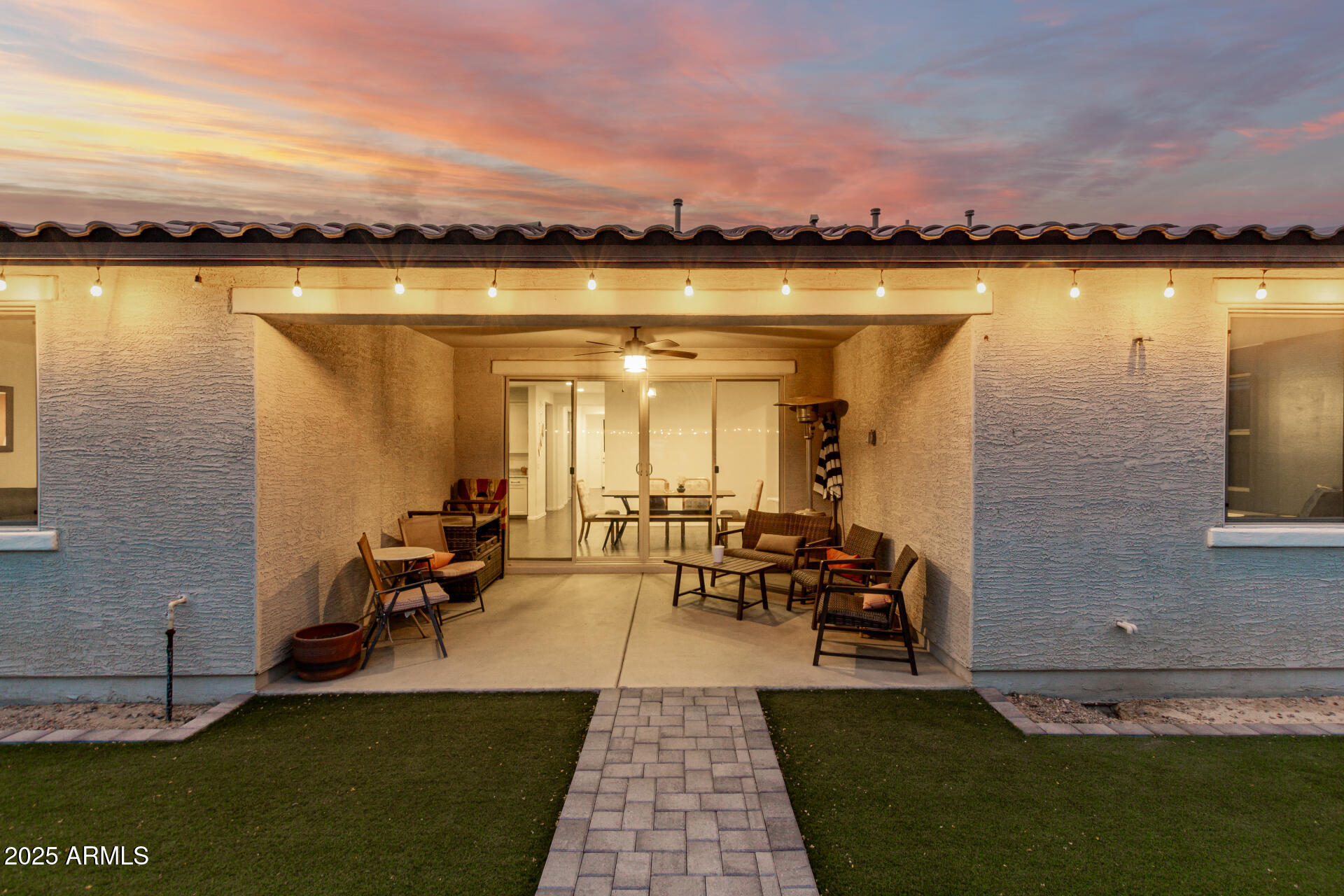 7829 W WARNER Street