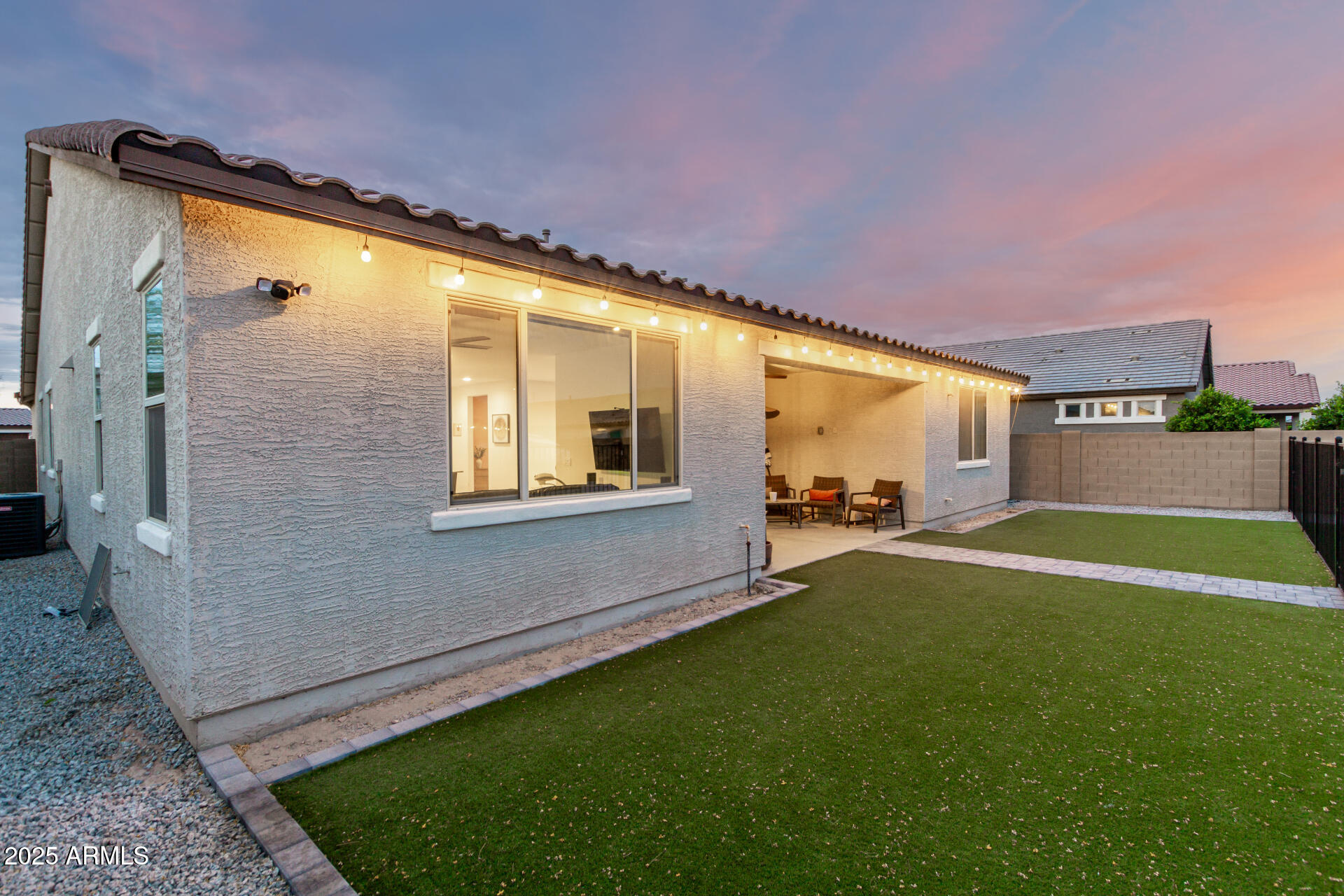 7829 W WARNER Street