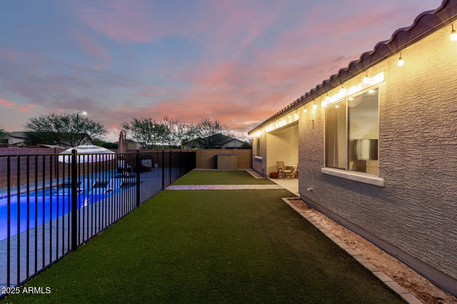 7829 W WARNER Street