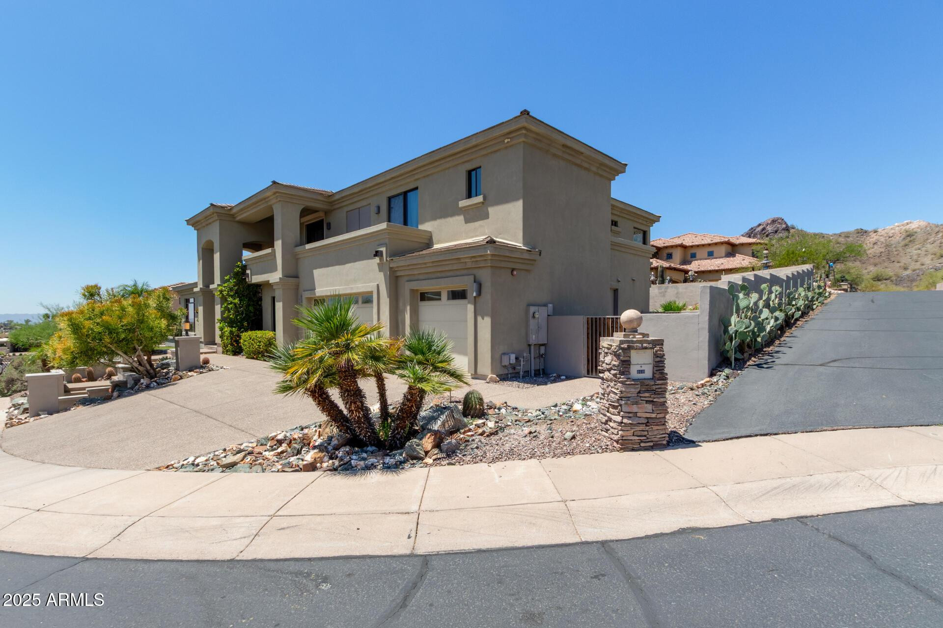 8614 N 17TH Place