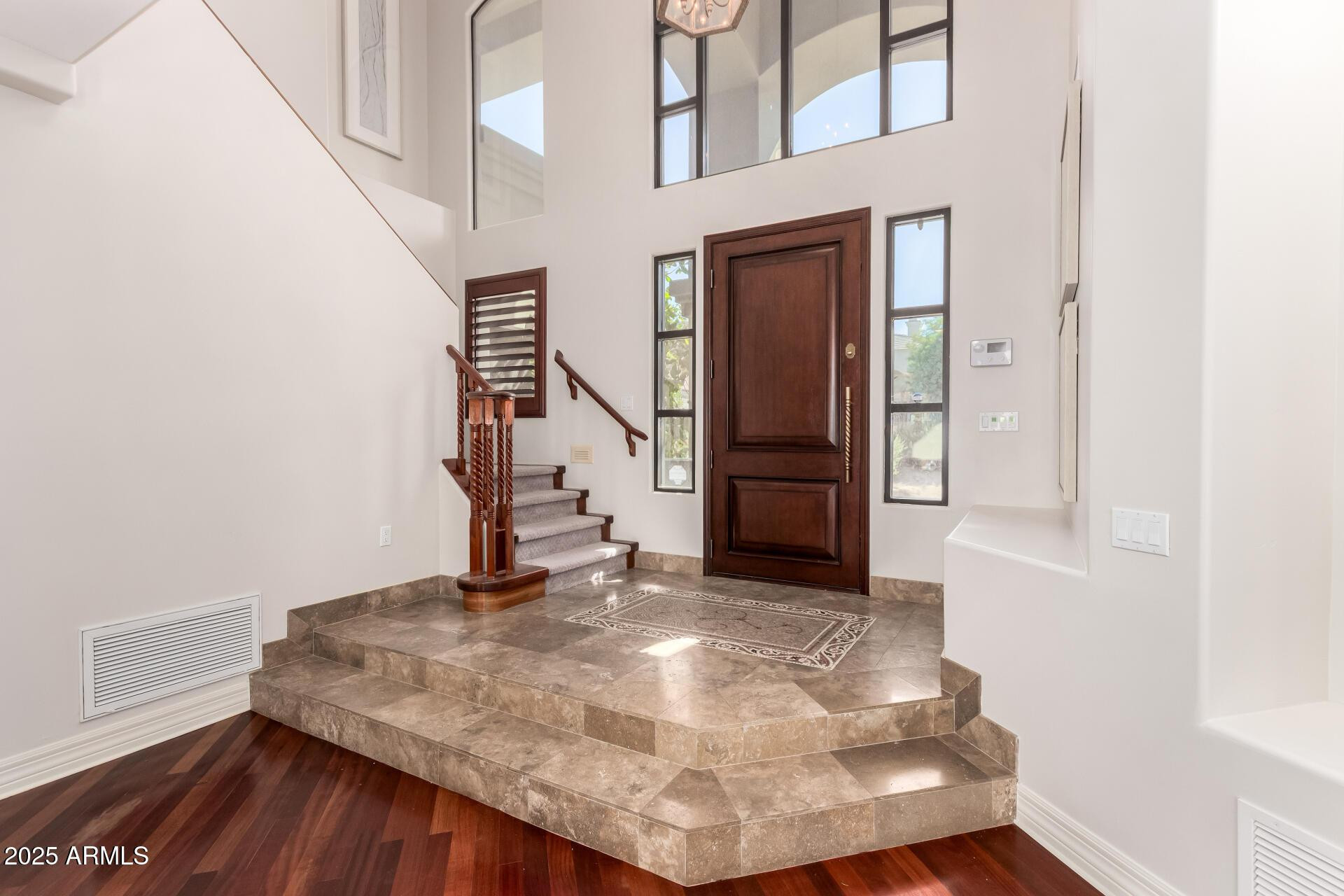 8614 N 17TH Place