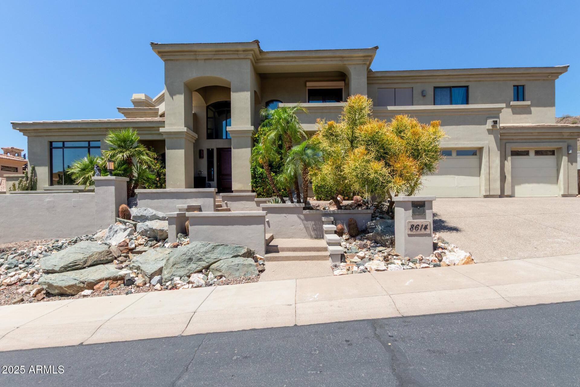 8614 N 17TH Place