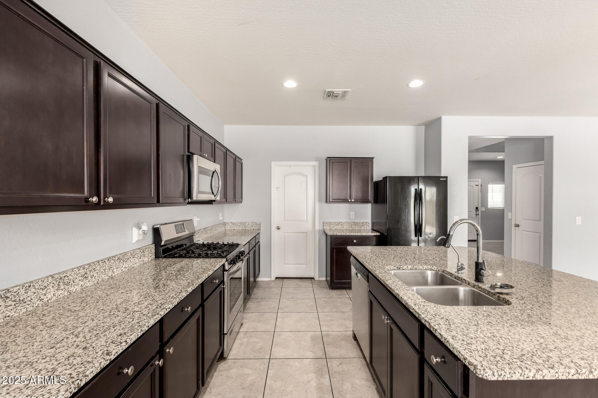 30716 W AMELIA Avenue