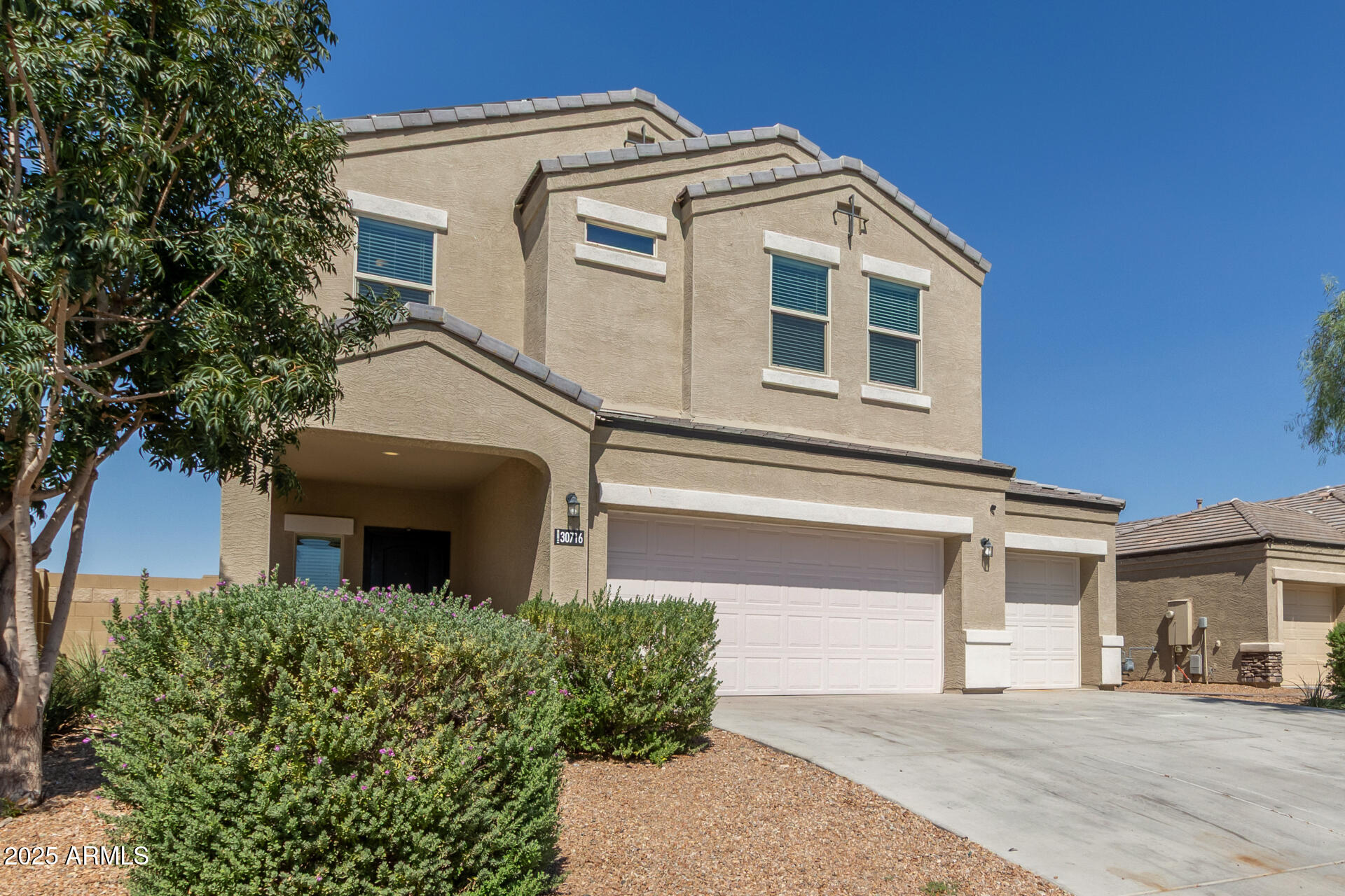 30716 W AMELIA Avenue