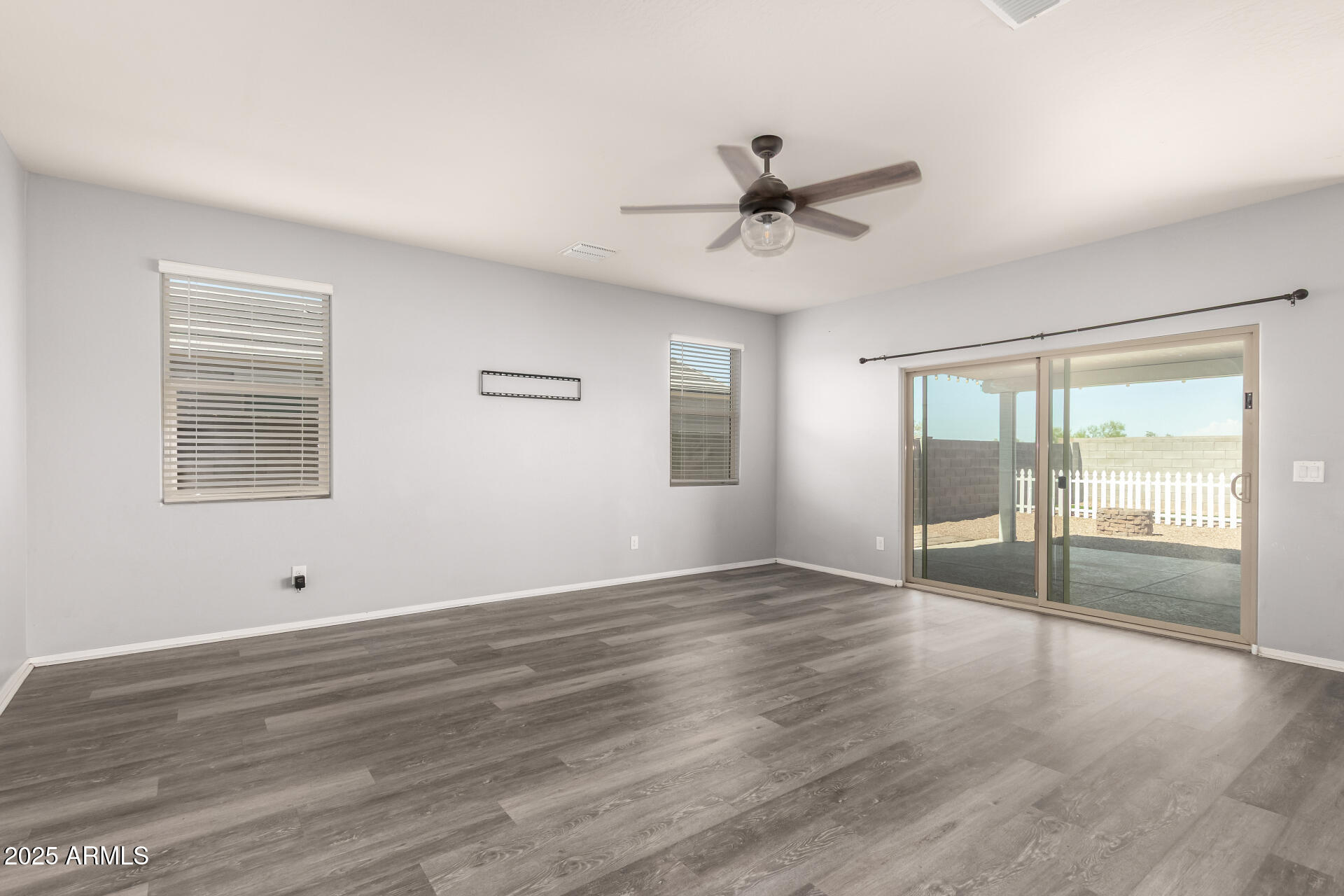 30716 W AMELIA Avenue