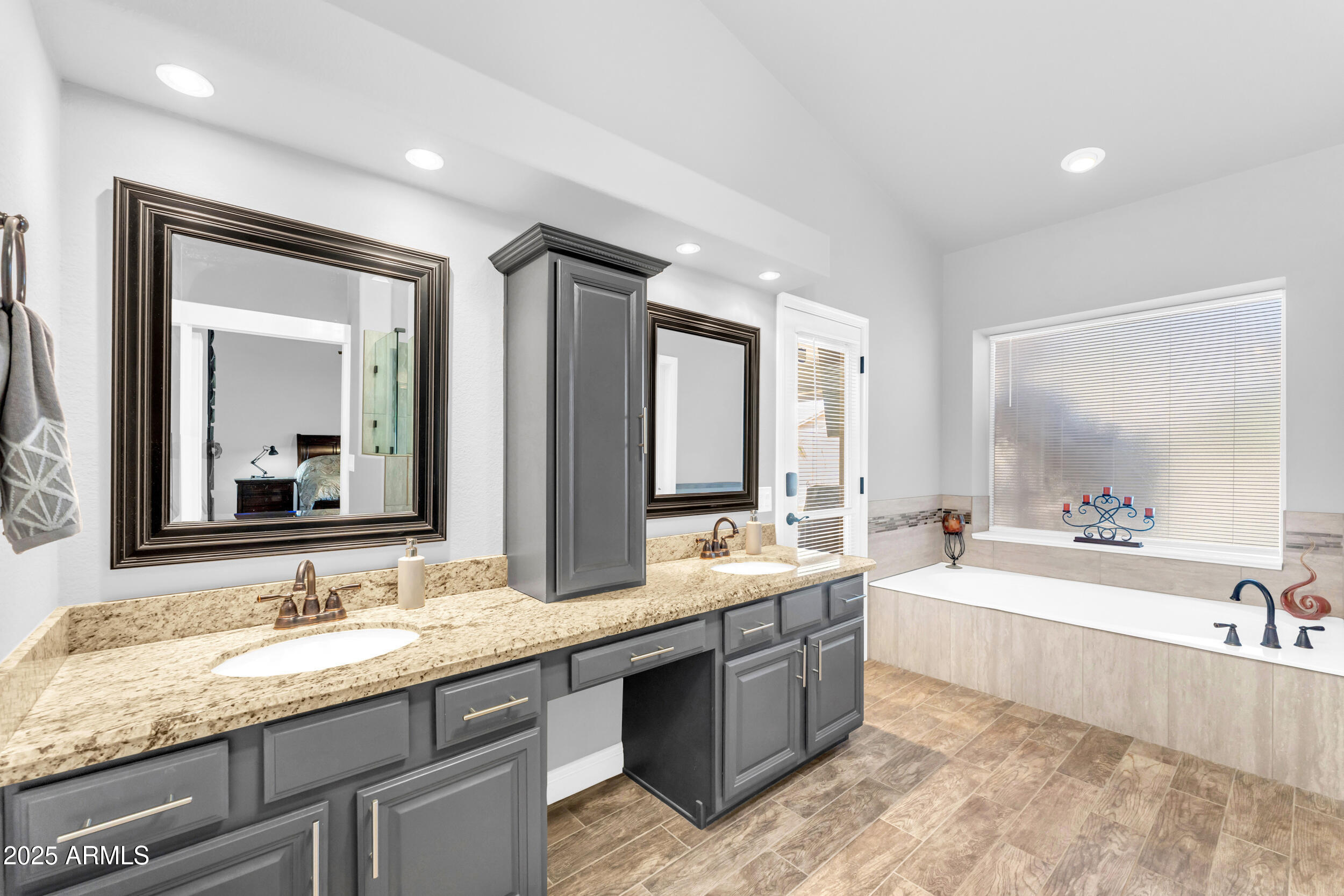 10763 S MUSTANG Drive