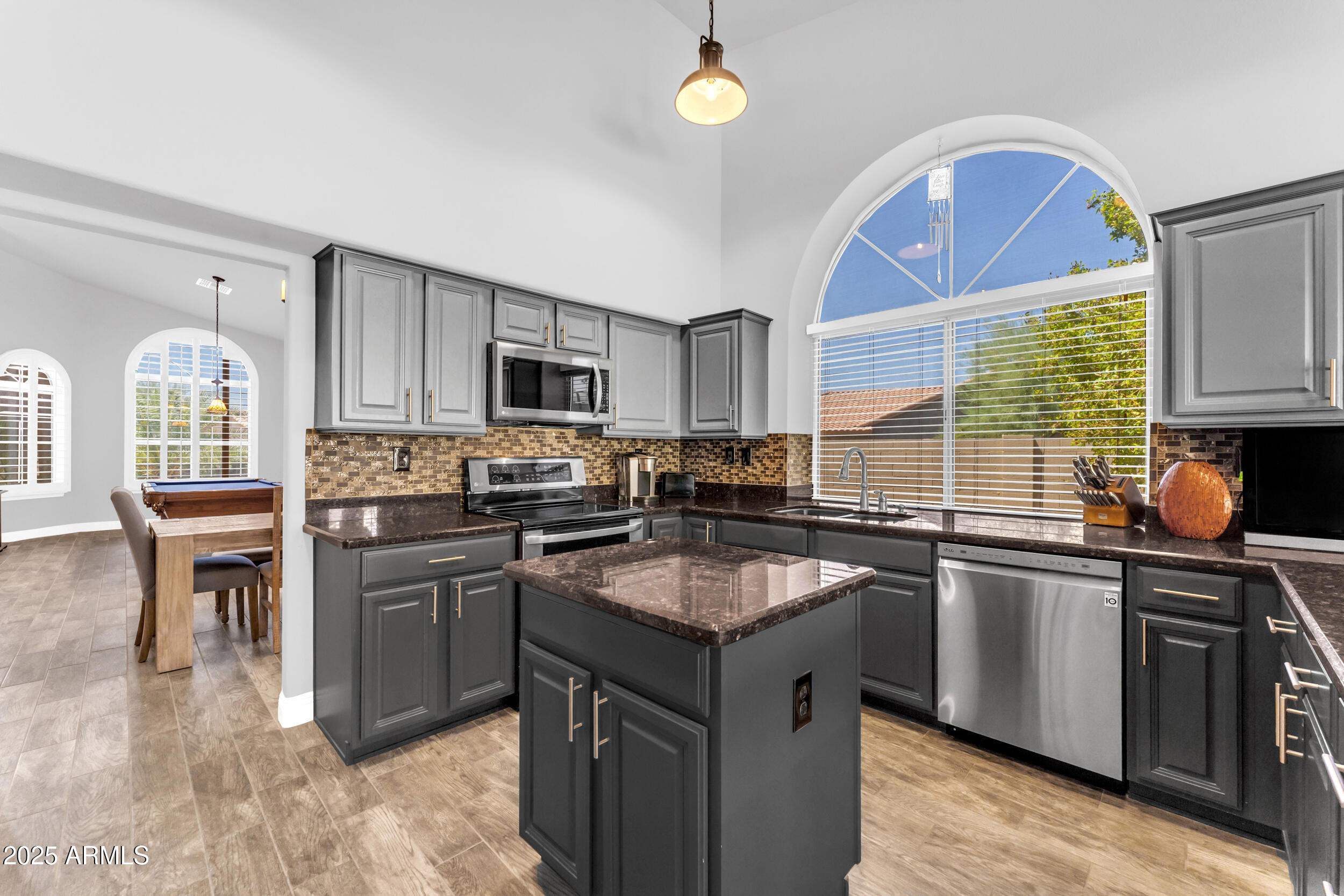 10763 S MUSTANG Drive