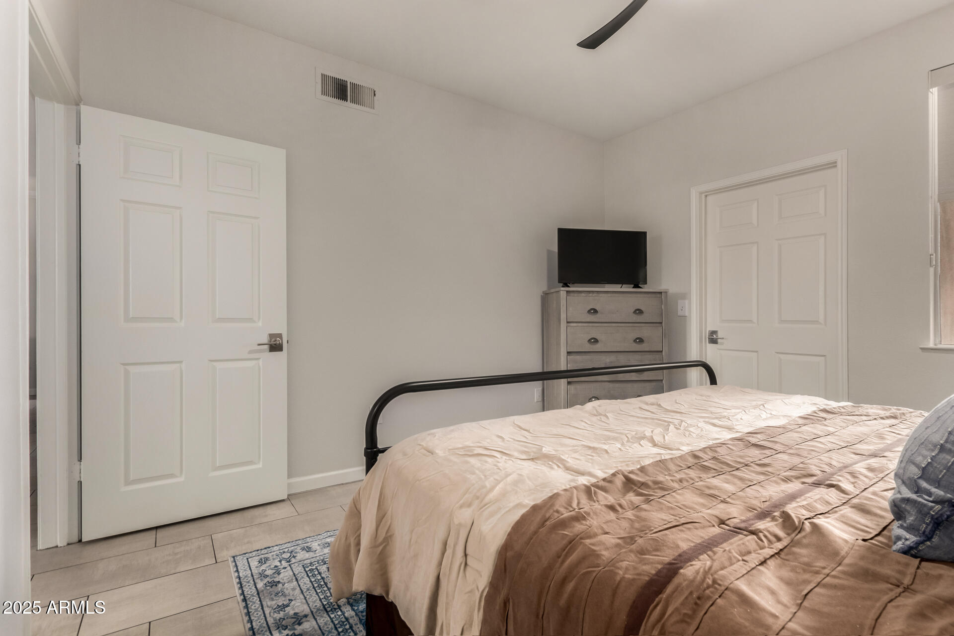 7009 E ACOMA Drive, 1101