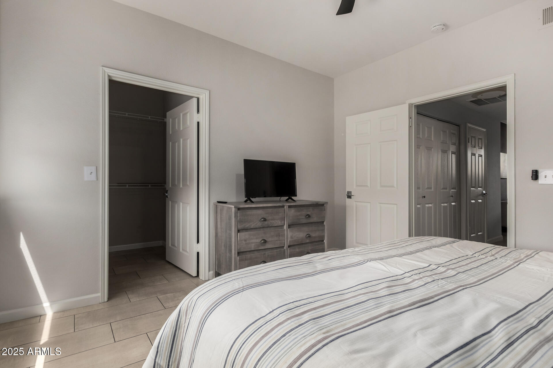 7009 E ACOMA Drive, 1101