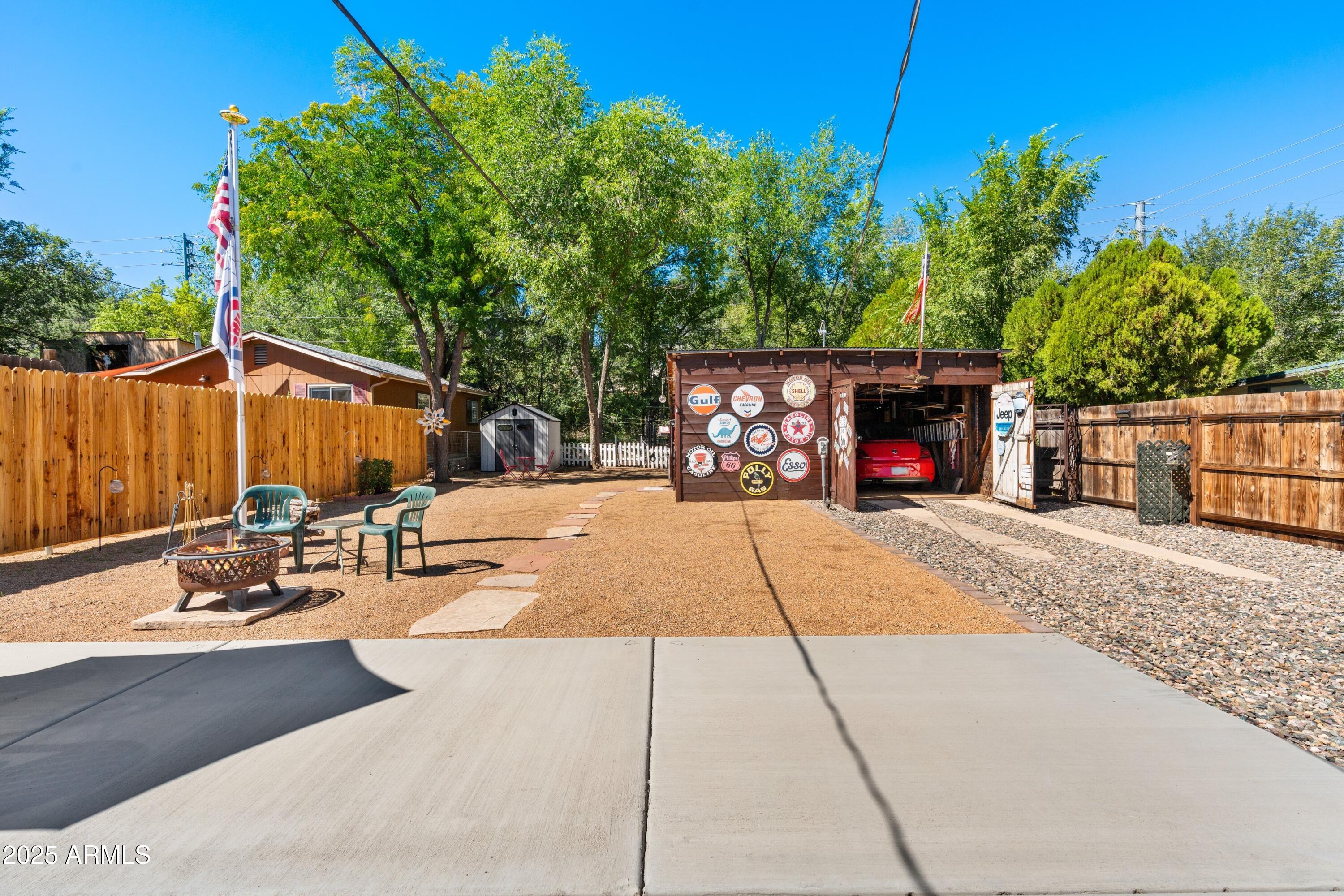 206 S VIRGINIA Street