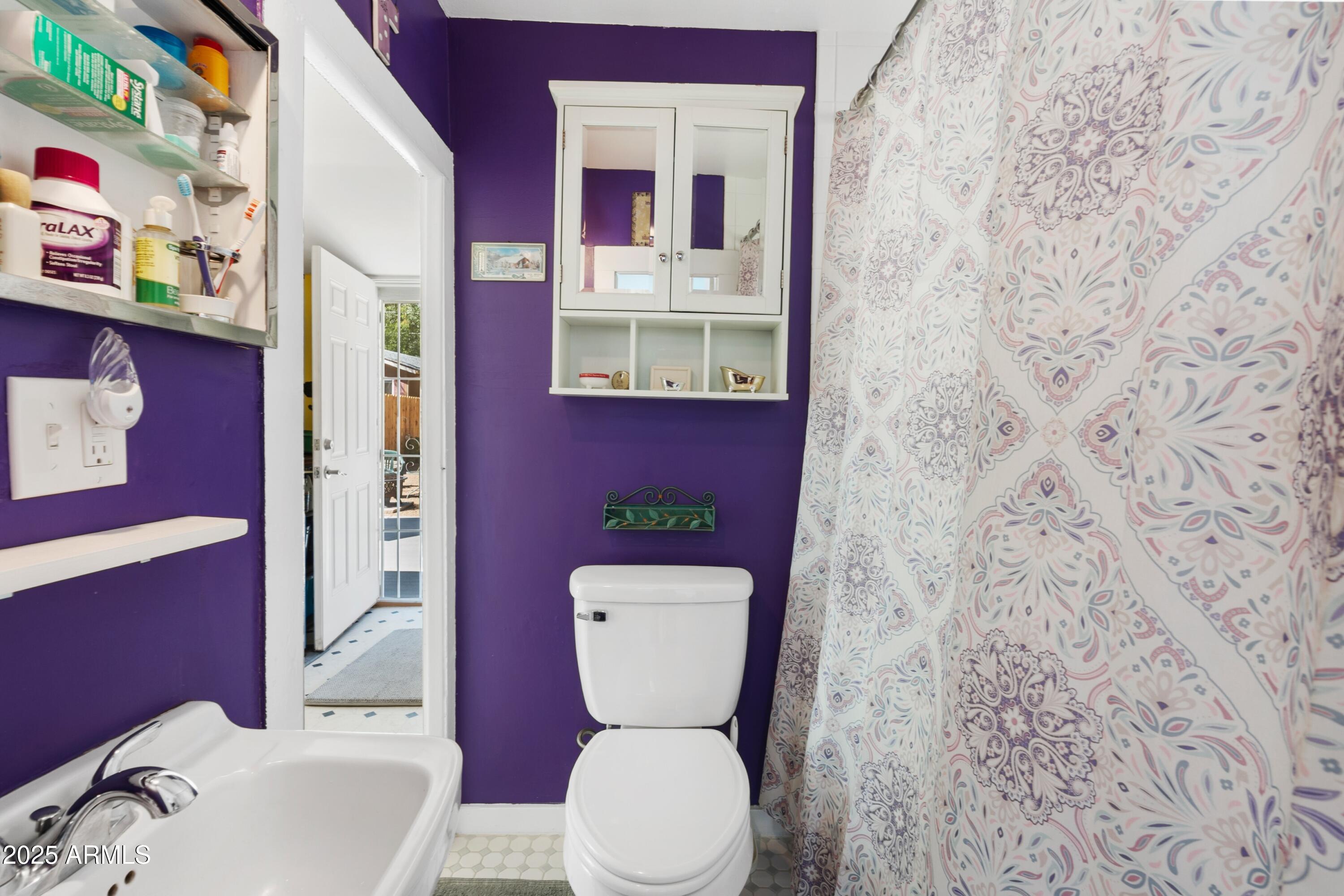 206 S VIRGINIA Street