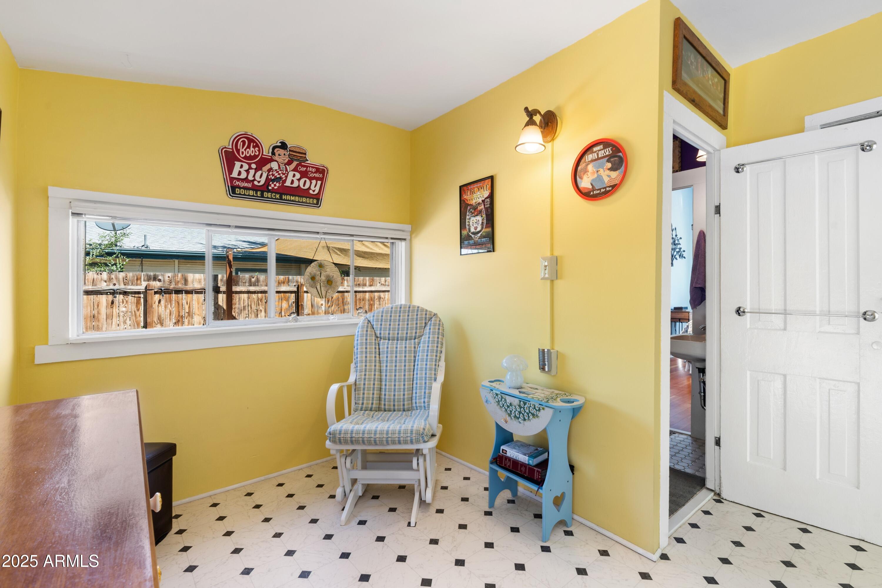 206 S VIRGINIA Street