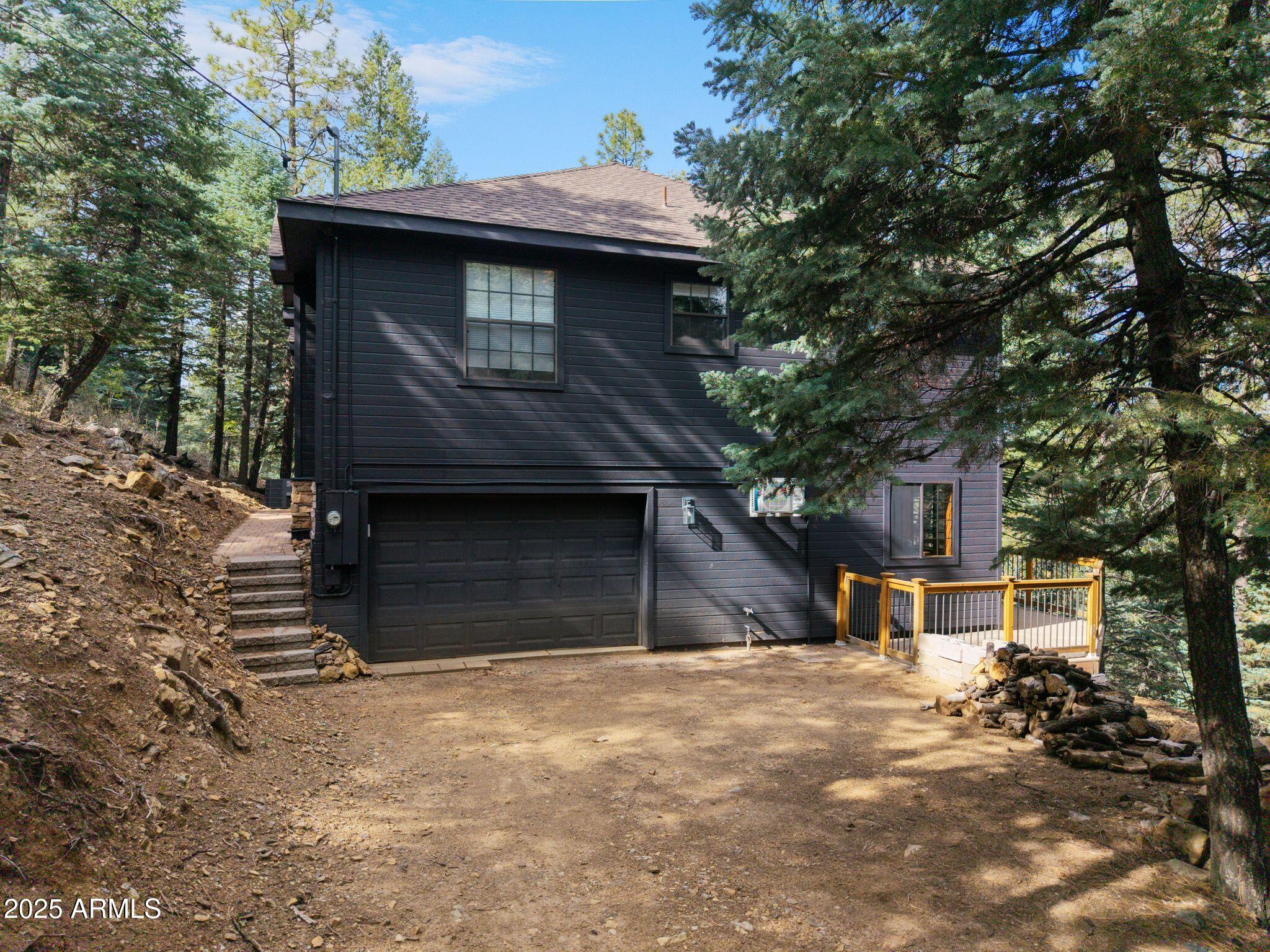 8046 S MILLSITE Drive