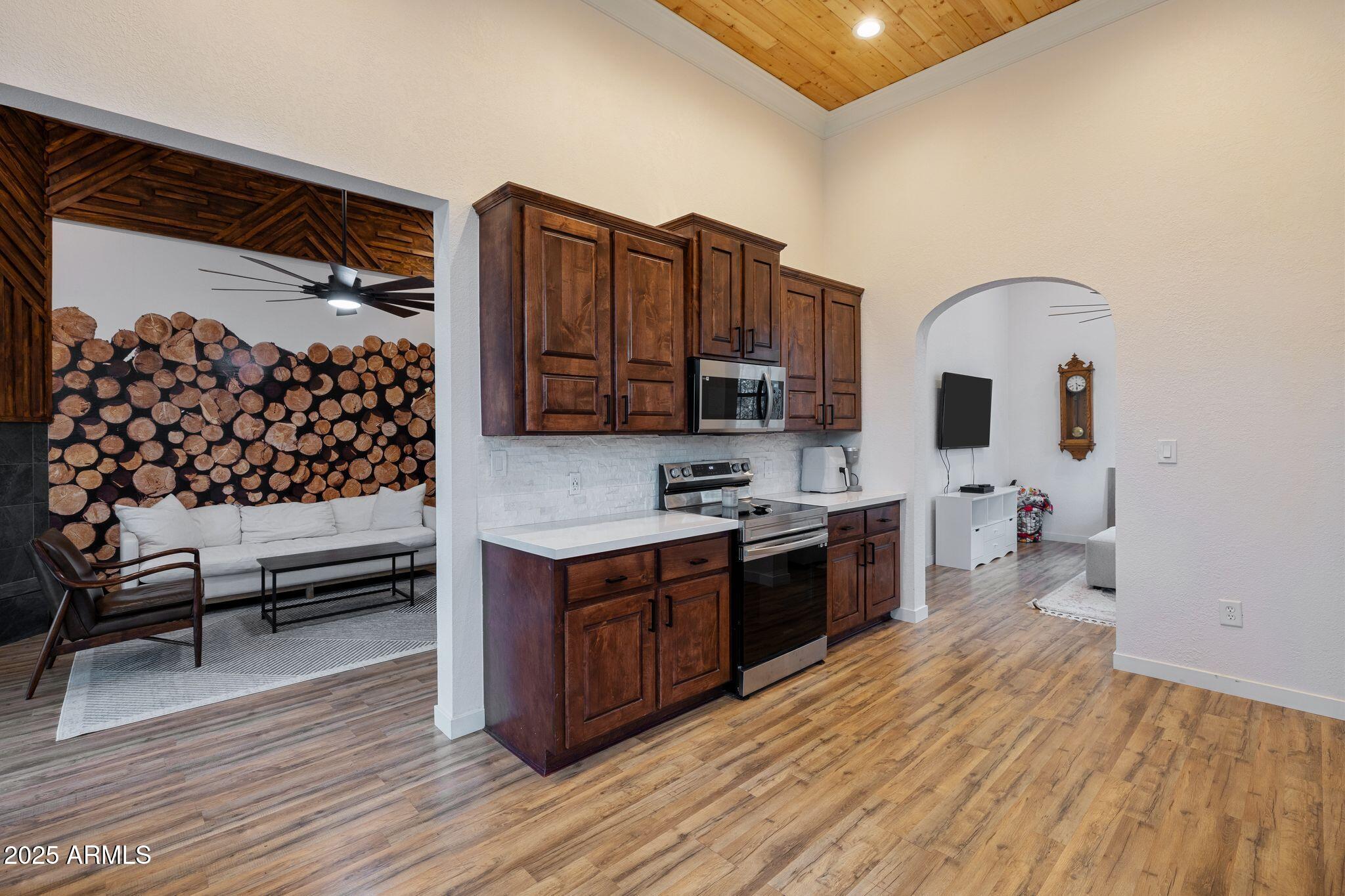 8046 S MILLSITE Drive