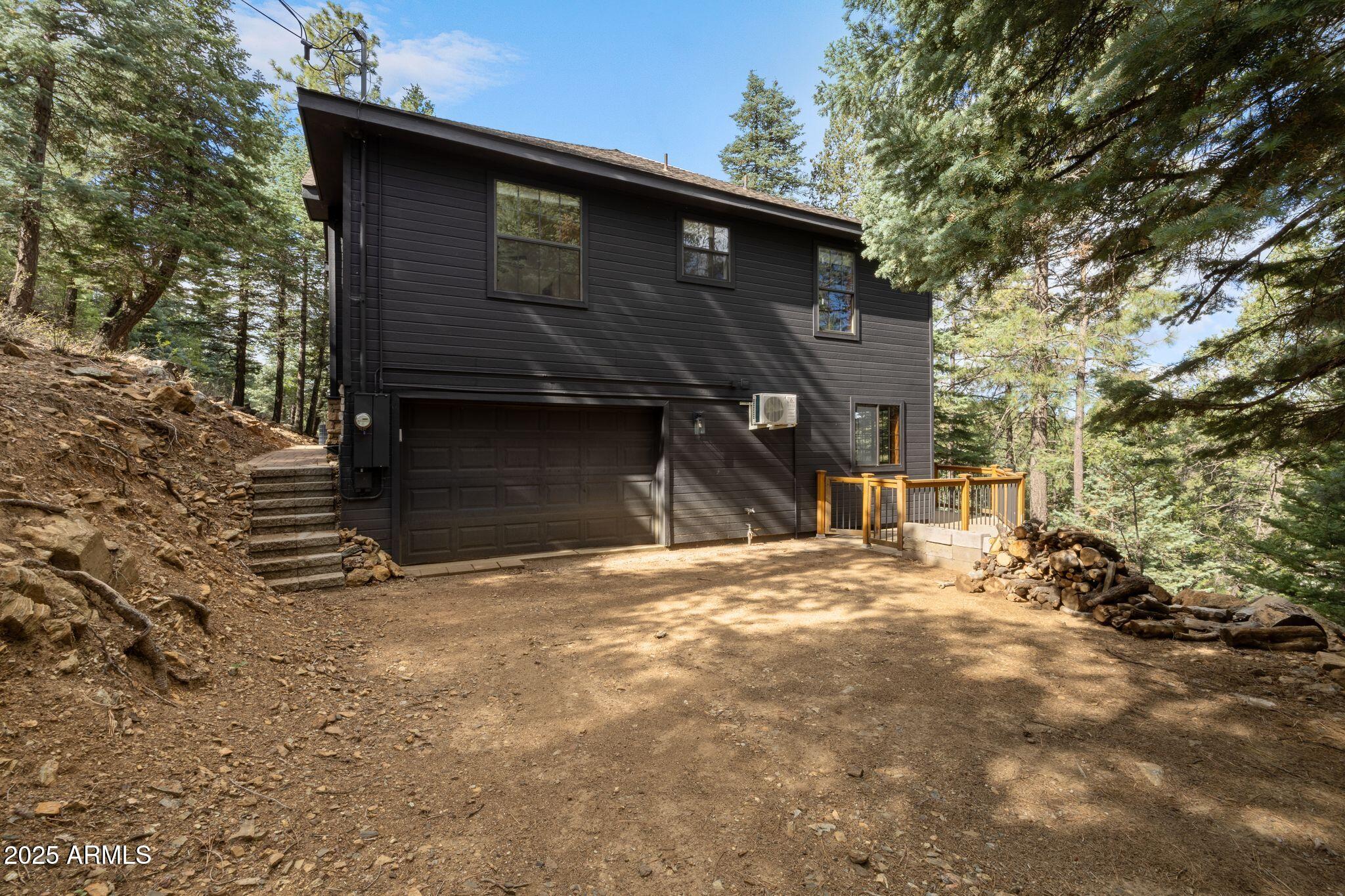 8046 S MILLSITE Drive