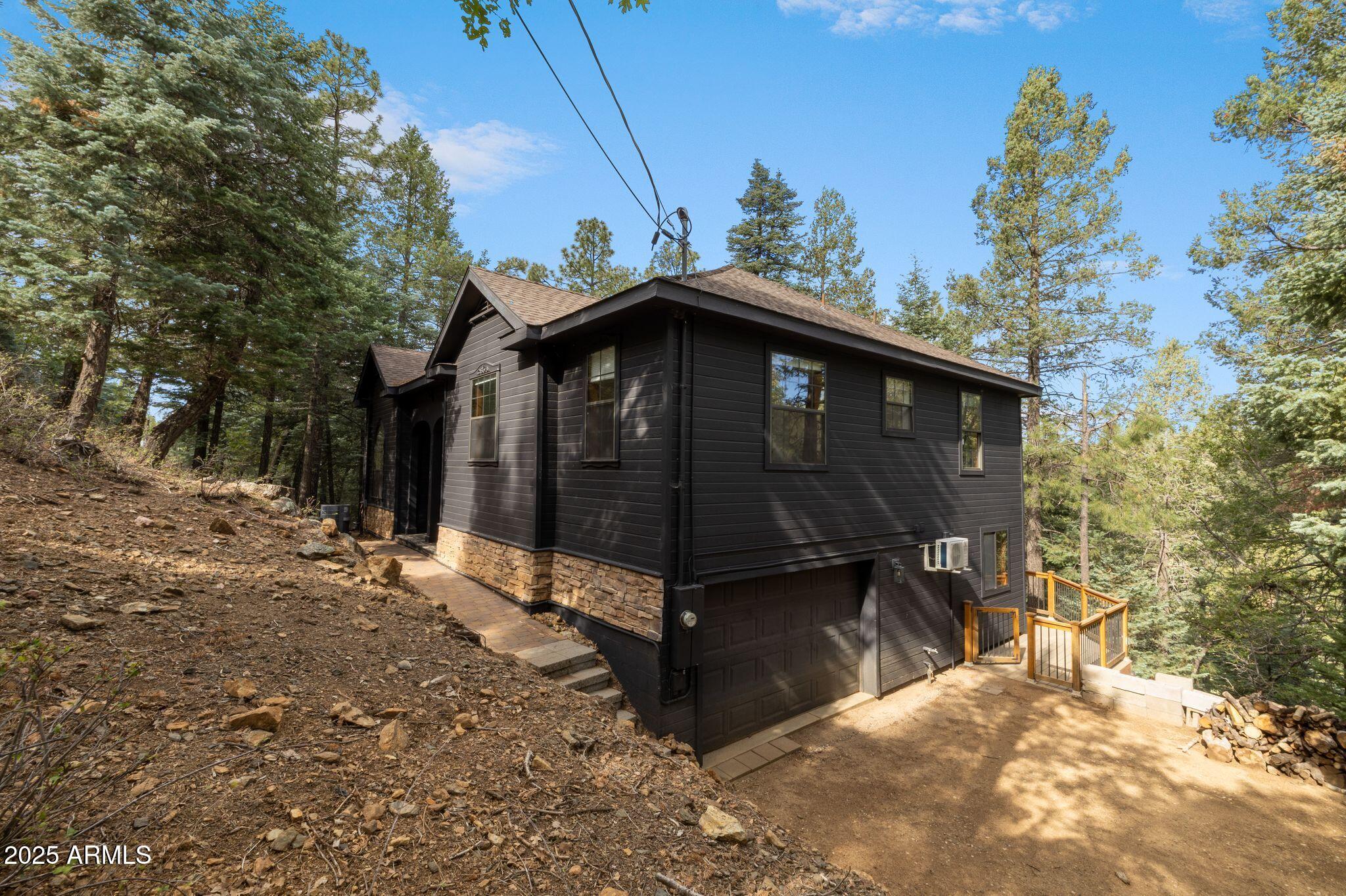 8046 S MILLSITE Drive