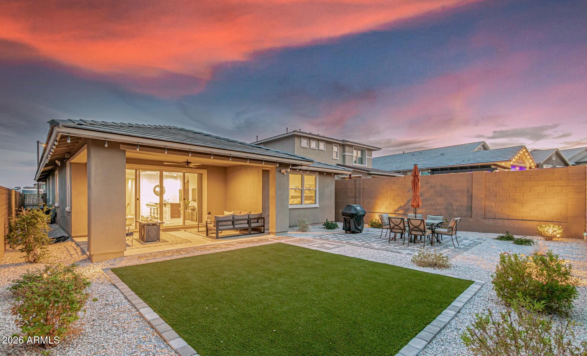 13206 W RED RANGE Way