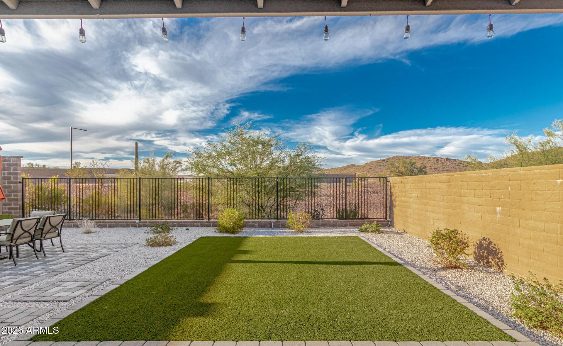 13206 W RED RANGE Way