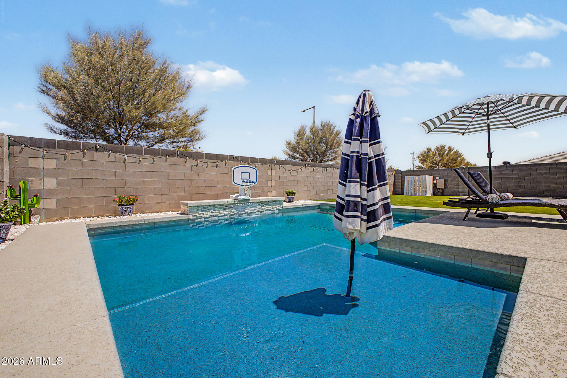 17756 W MONTE LINDO Lane