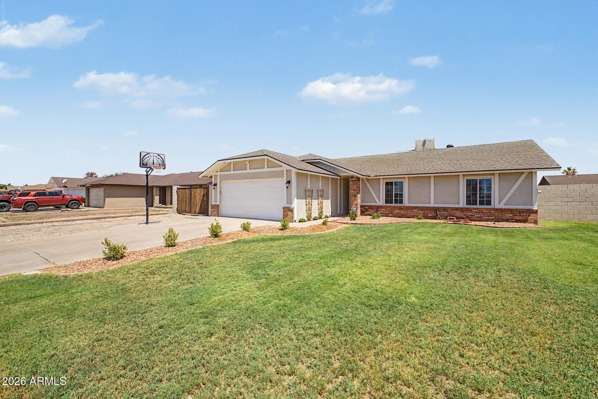 6938 W CAMERON Drive