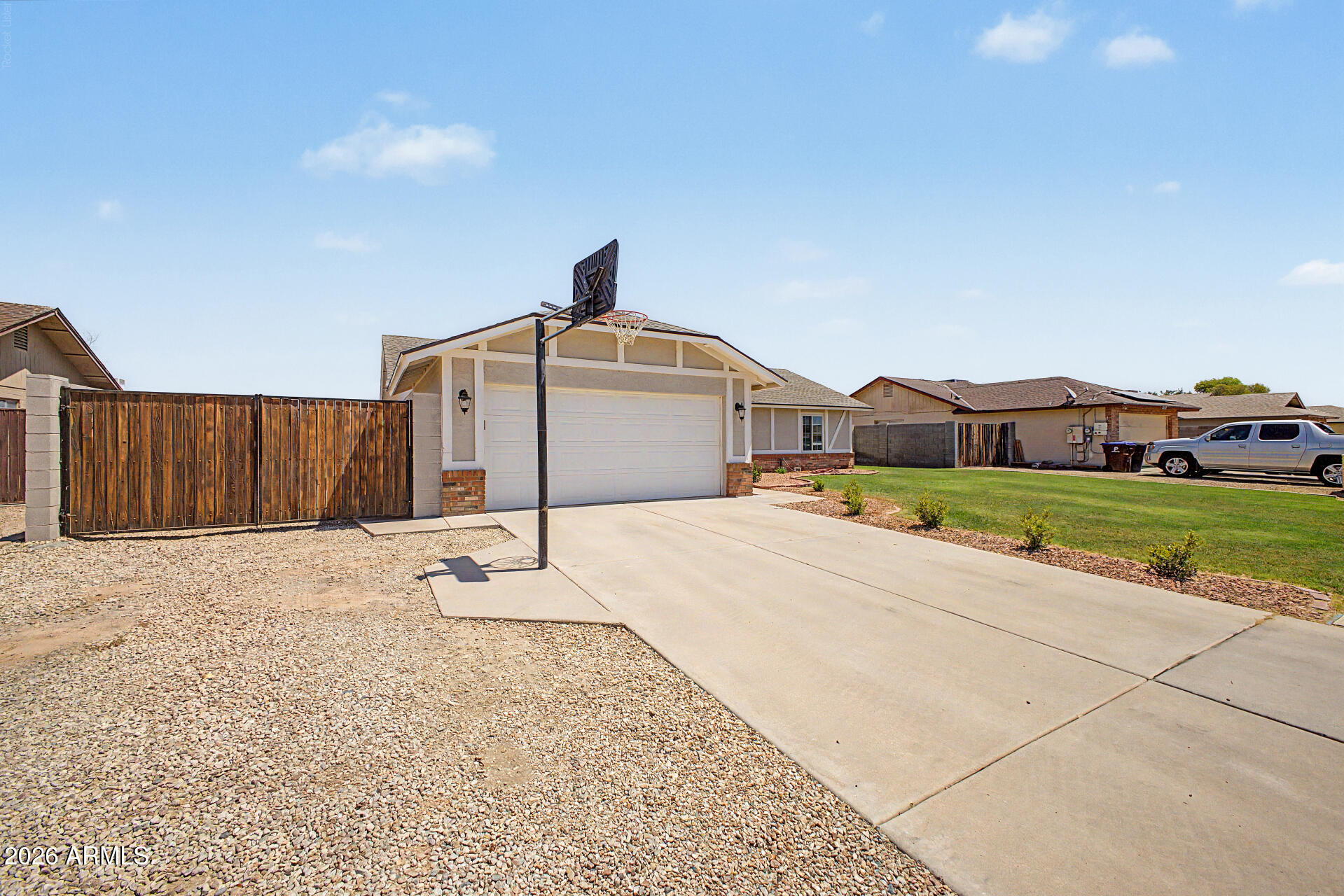 6938 W CAMERON Drive