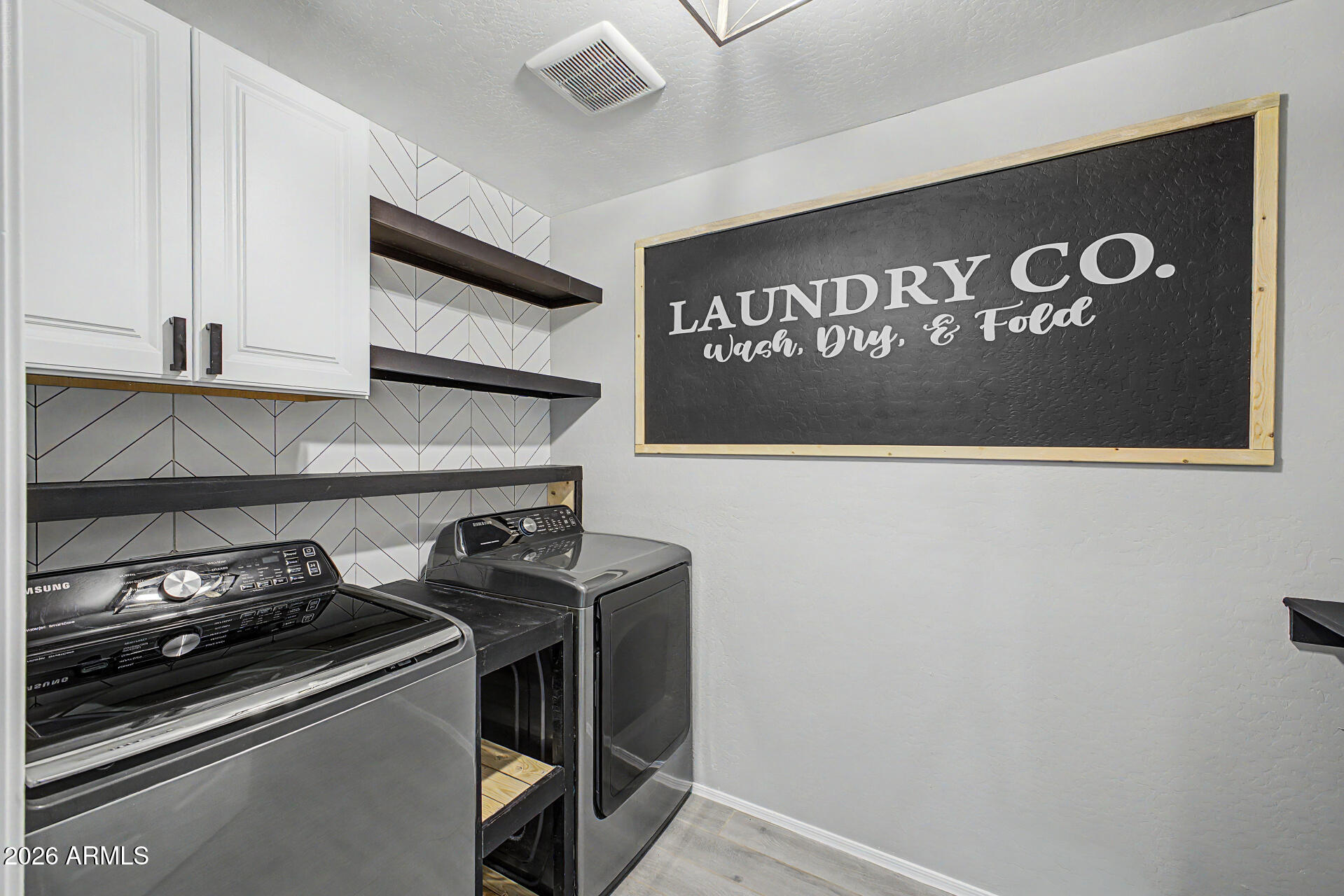 18040 W LOUISE Drive