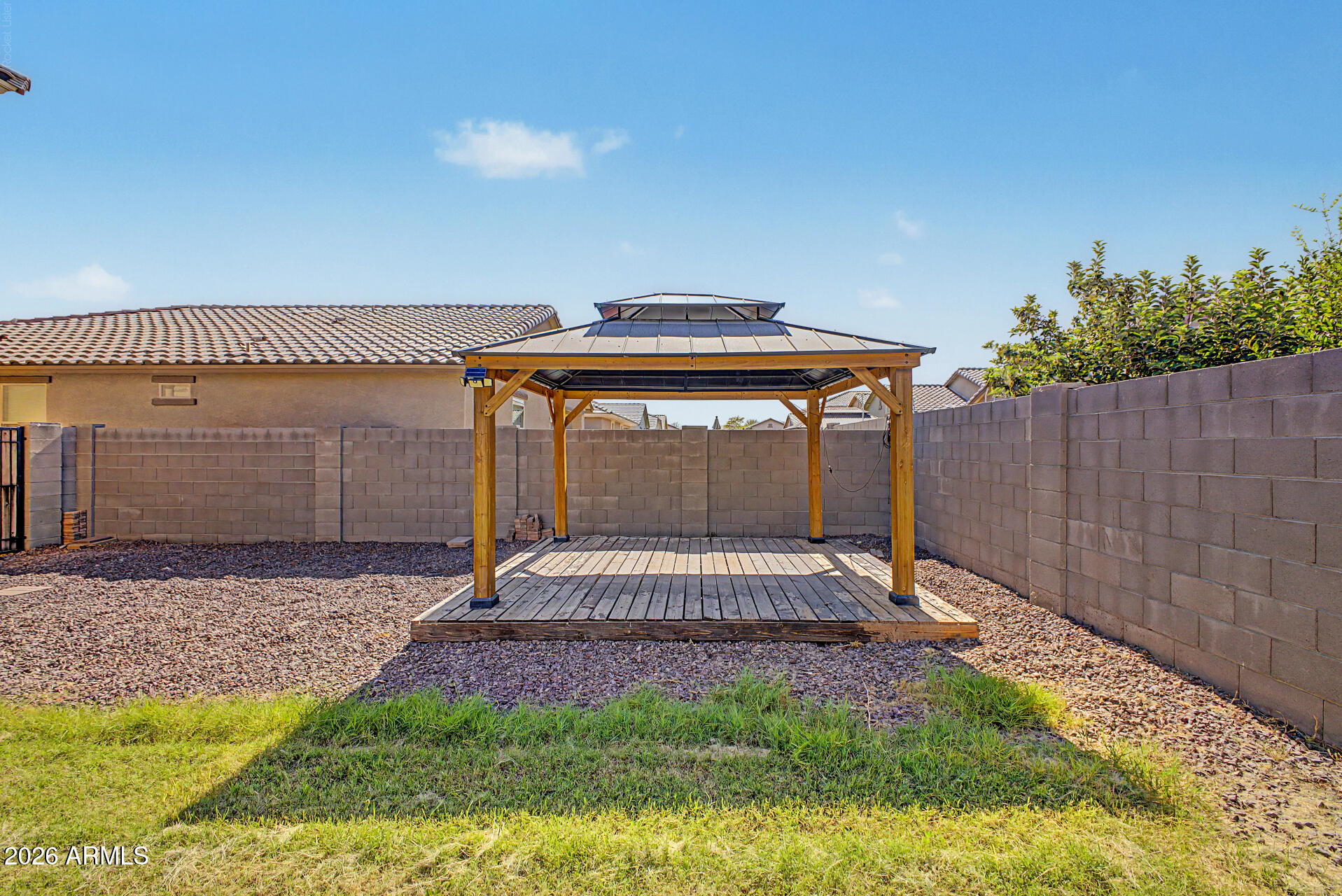 18040 W LOUISE Drive