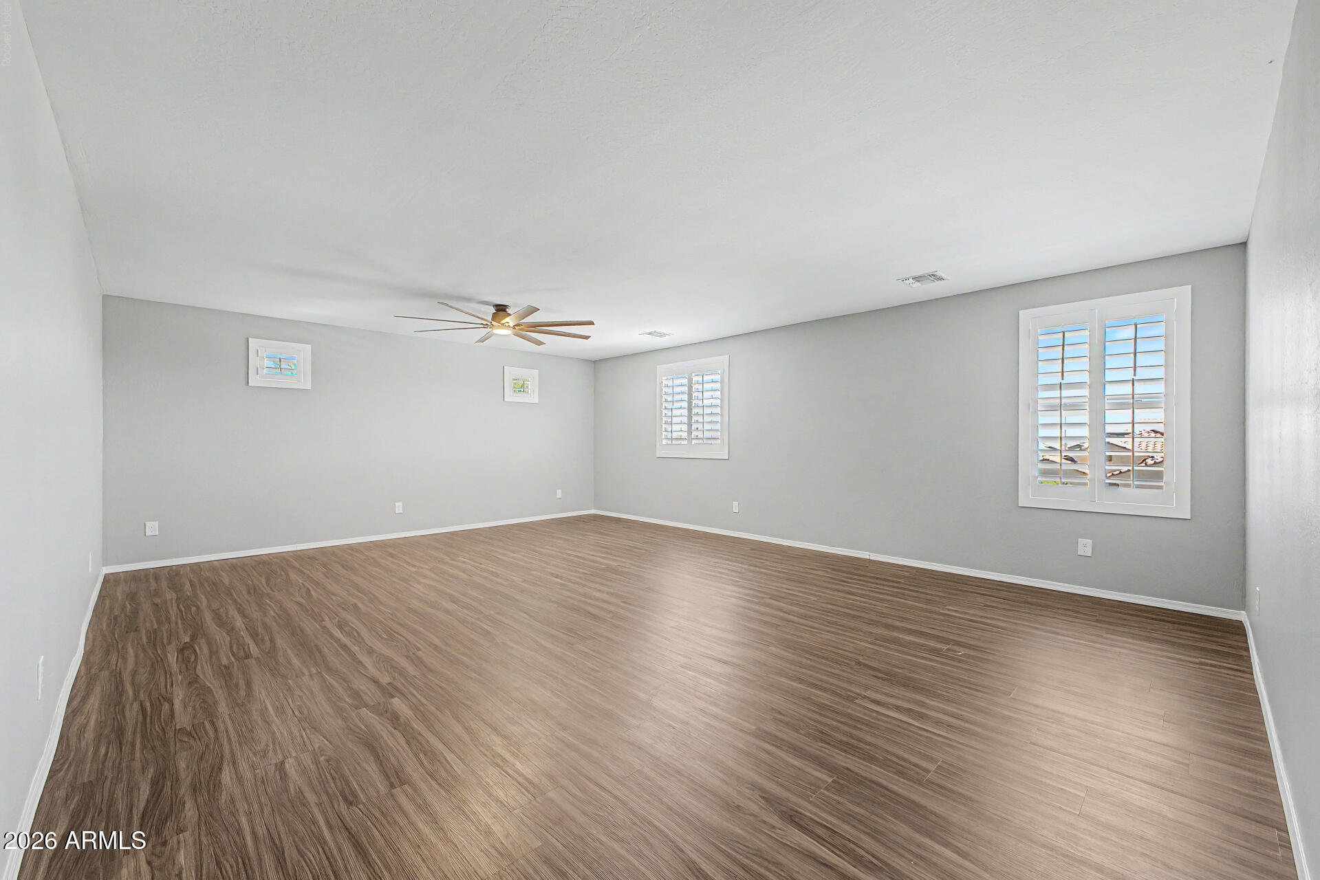 18040 W LOUISE Drive