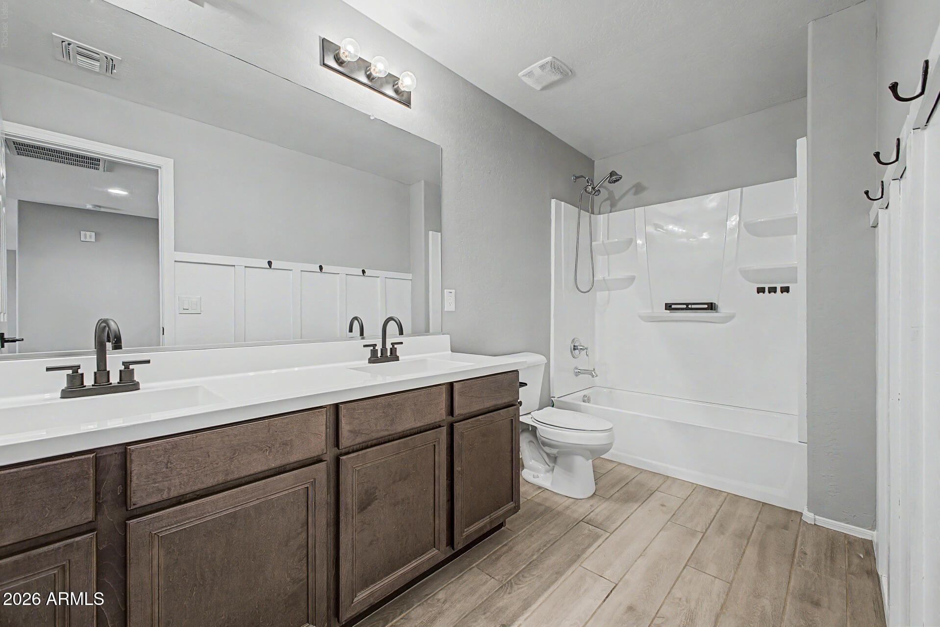 18040 W LOUISE Drive