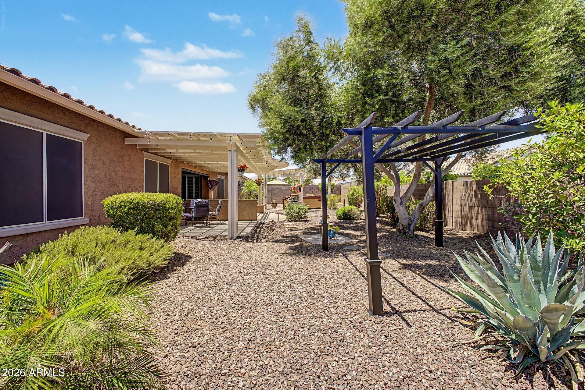 18468 W PARADISE Lane