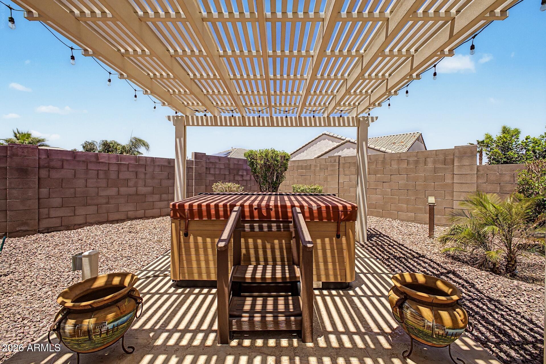 18468 W PARADISE Lane