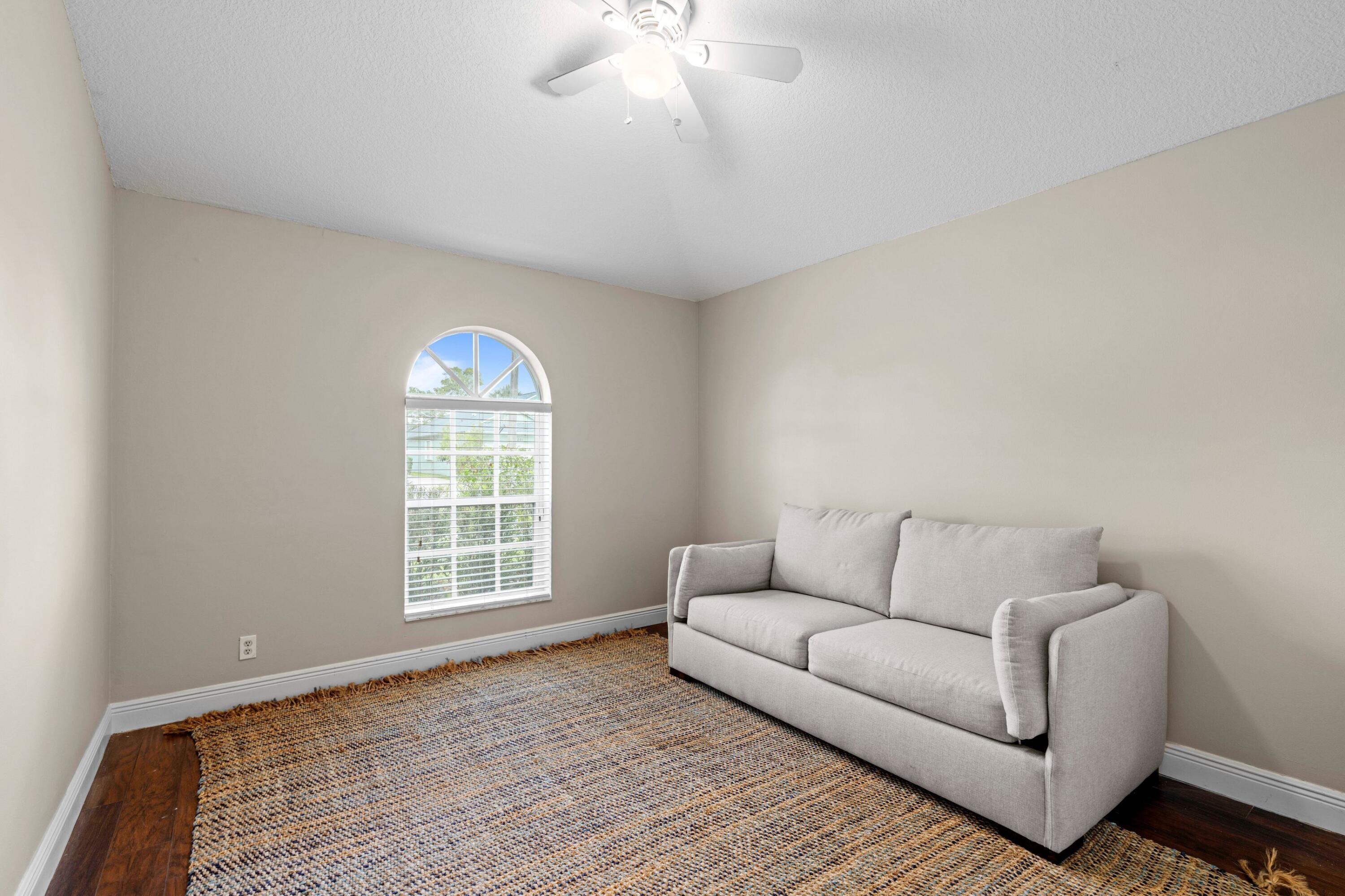 182 E Saratoga Blvd Boulevard E