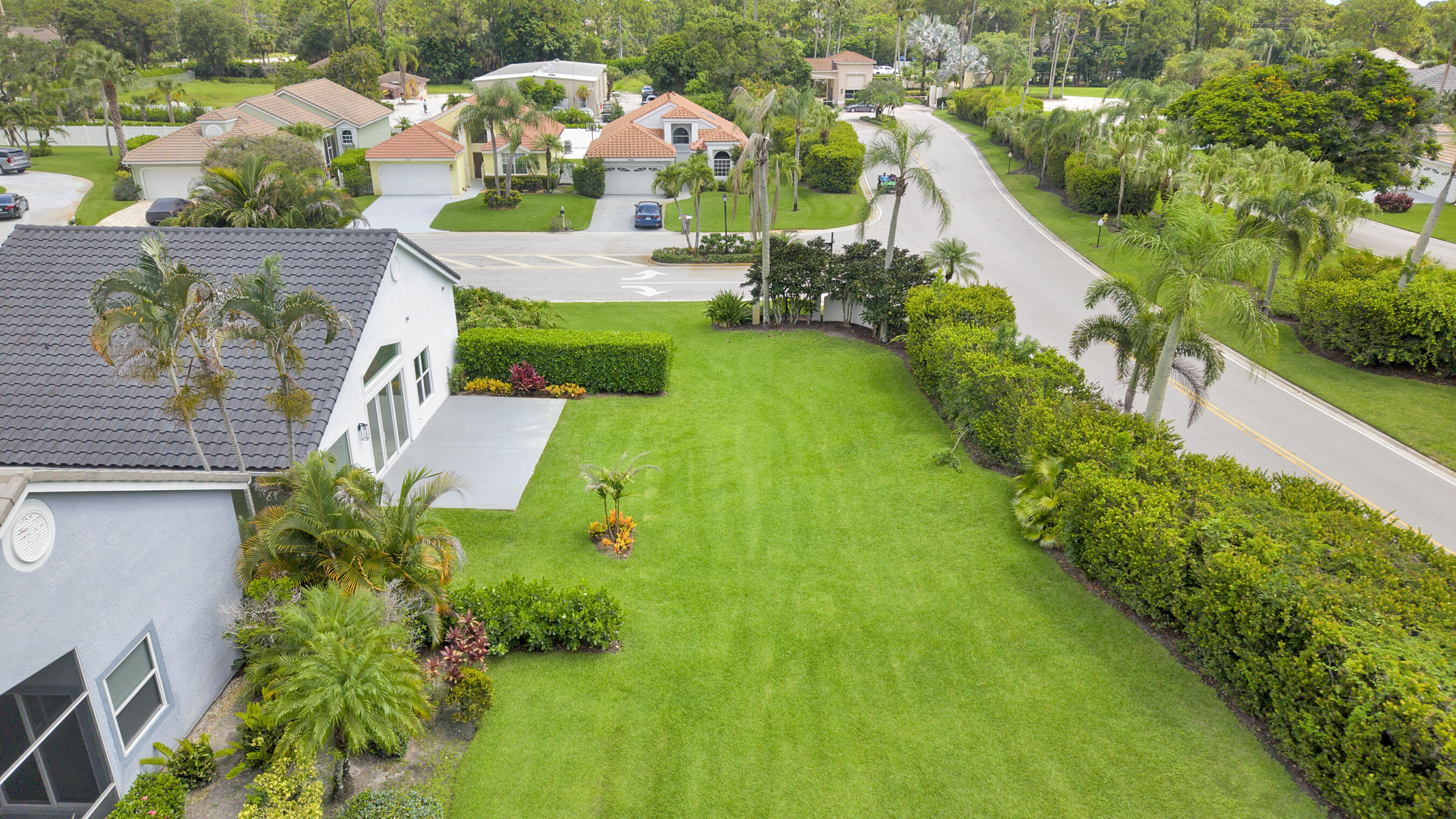 13878 Palm Grove Place