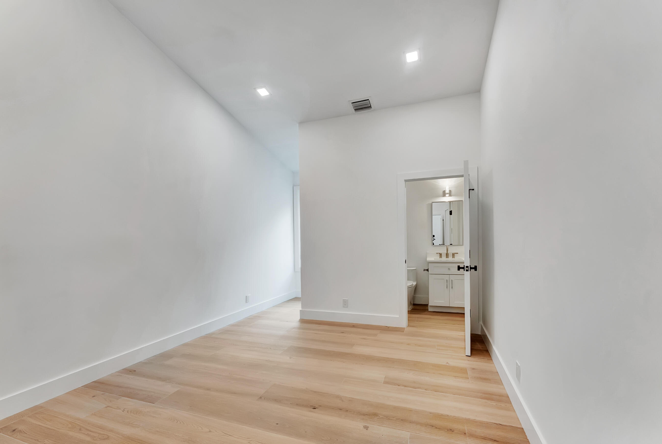 13878 Palm Grove Place